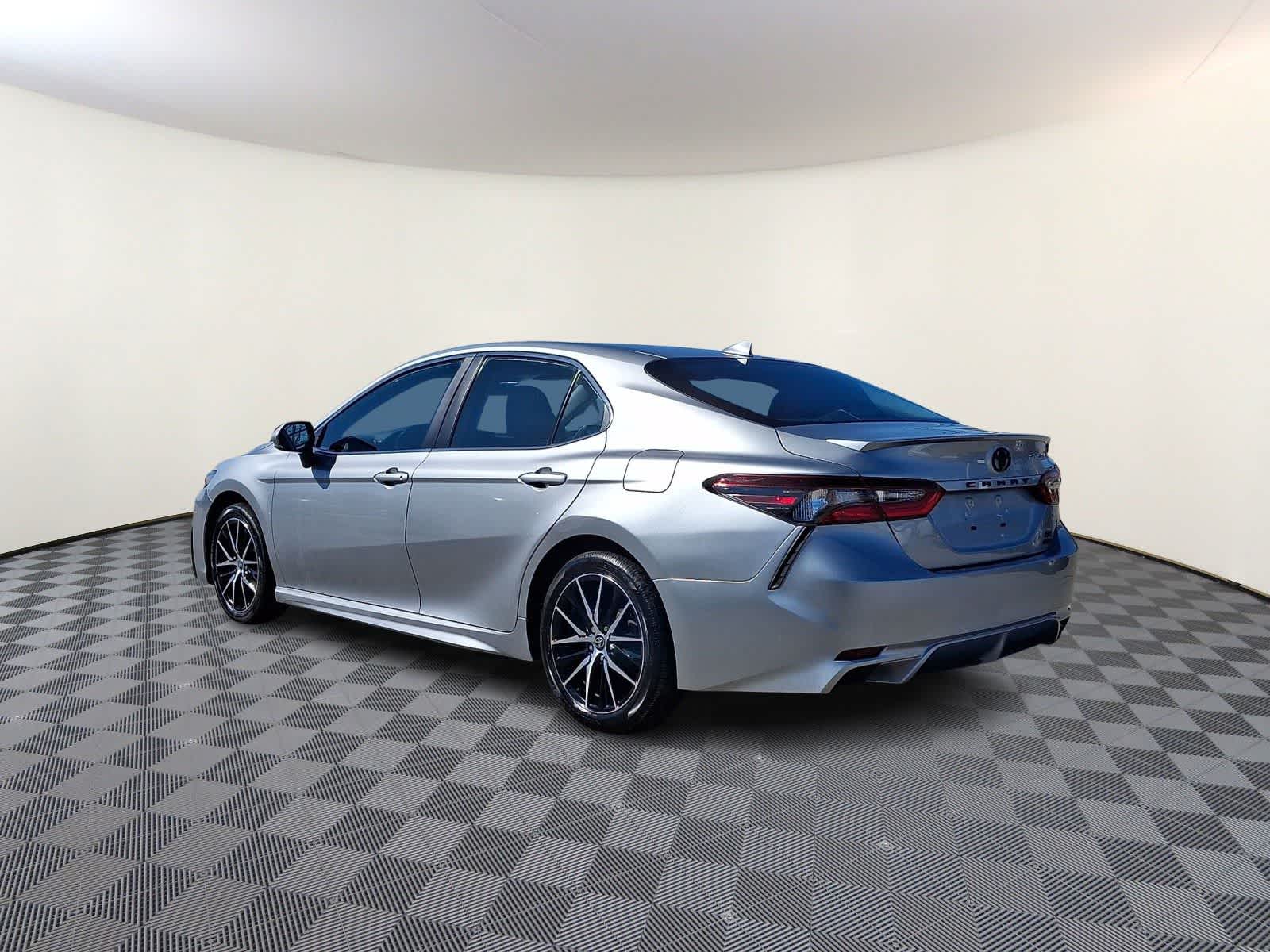 Thumbnail: 2024 Toyota Camry - 9