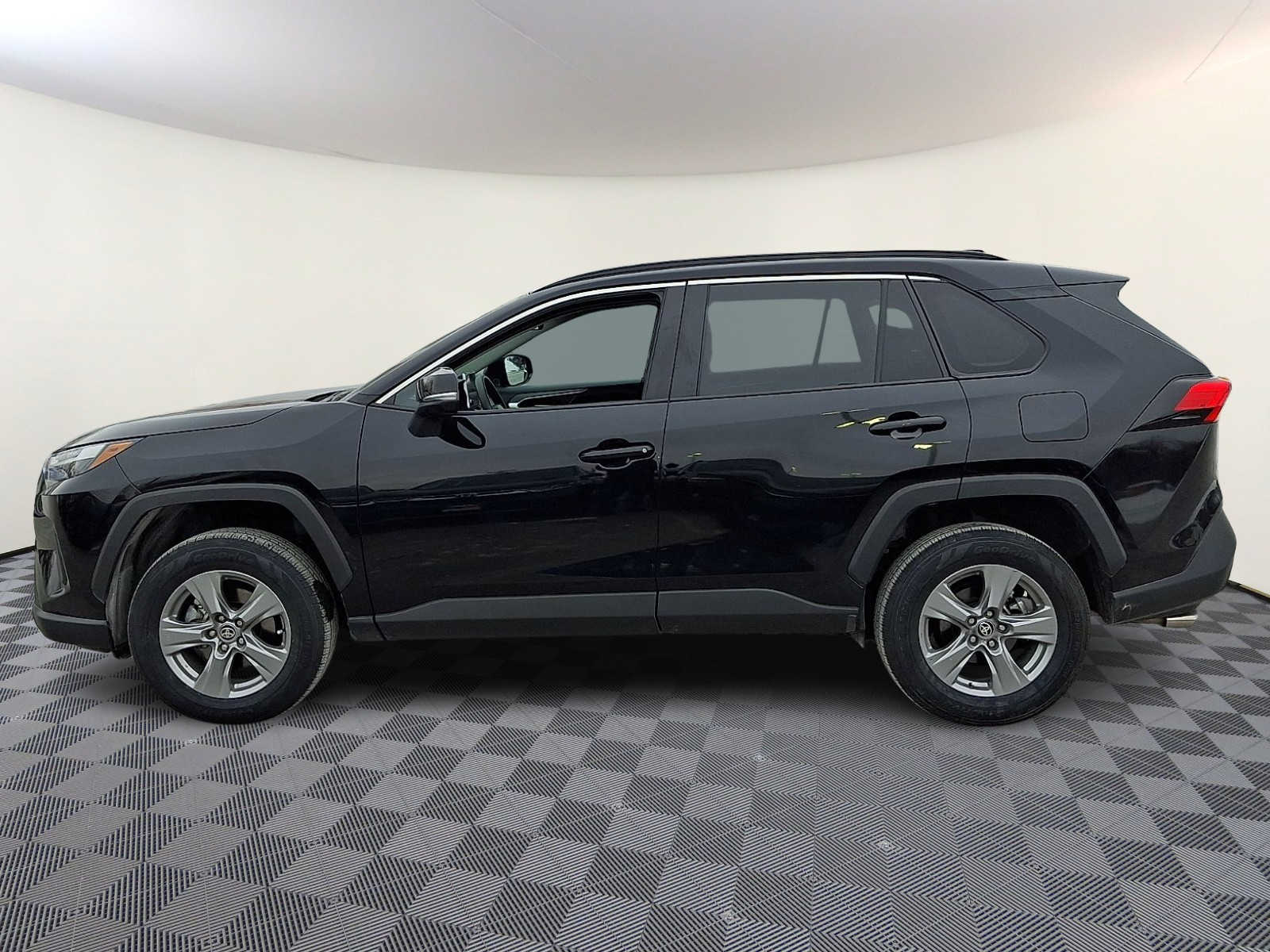 Thumbnail: 2024 Toyota RAV4 - 10