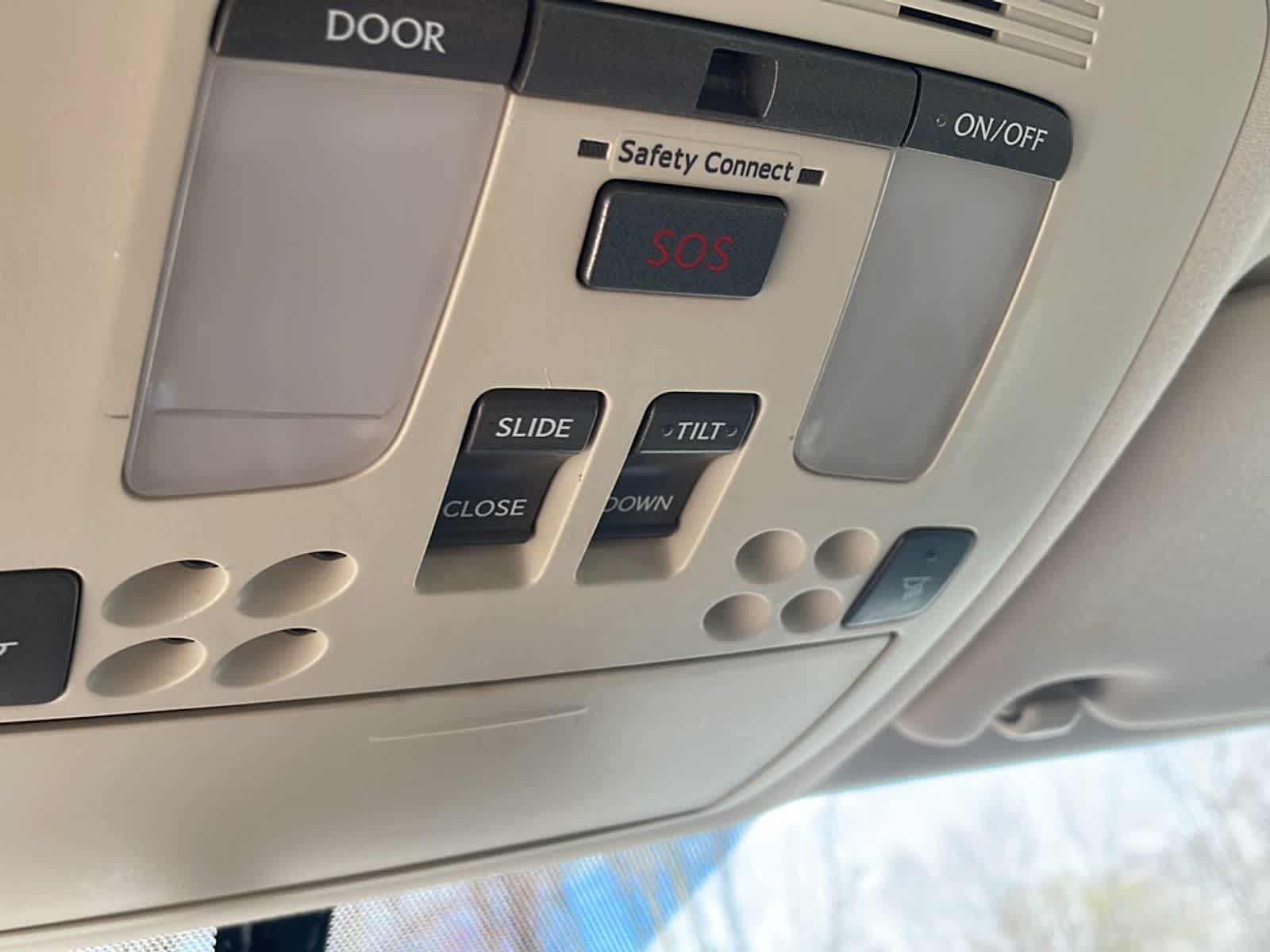 Thumbnail: 2011 Lexus IS - 17