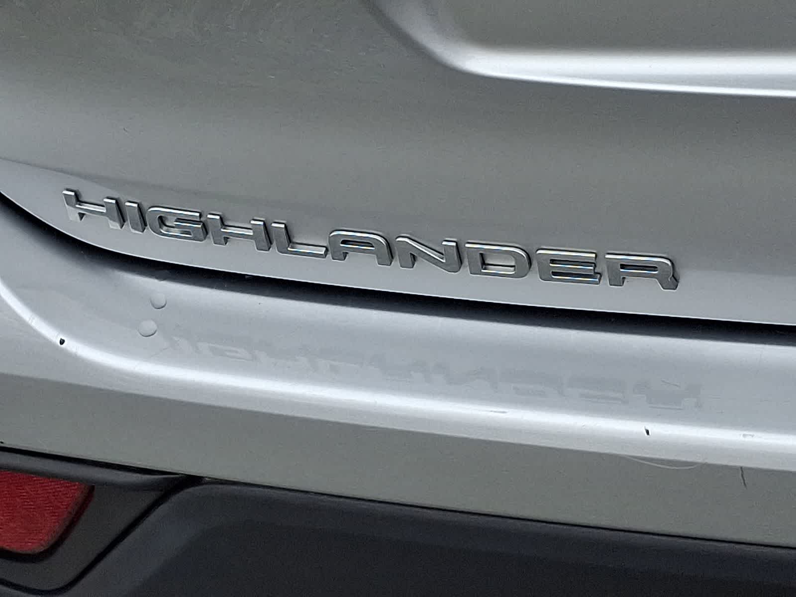 Thumbnail: 2023 Toyota Highlander - 33