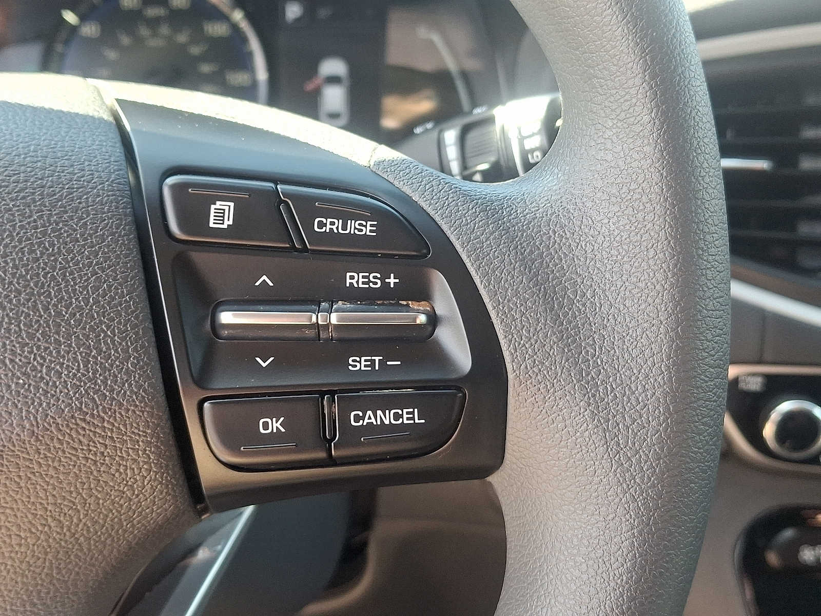Thumbnail: 2019 Hyundai Ioniq - 22