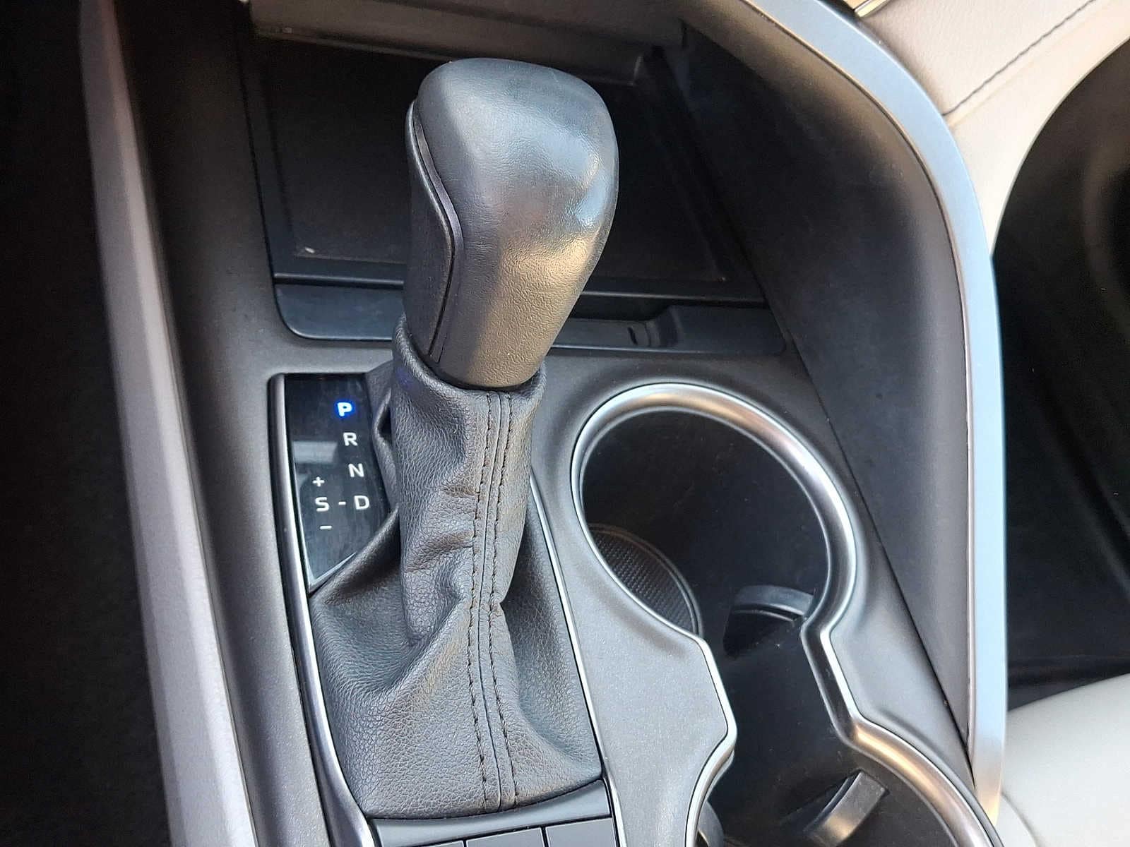 Thumbnail: 2023 Toyota Camry - 17