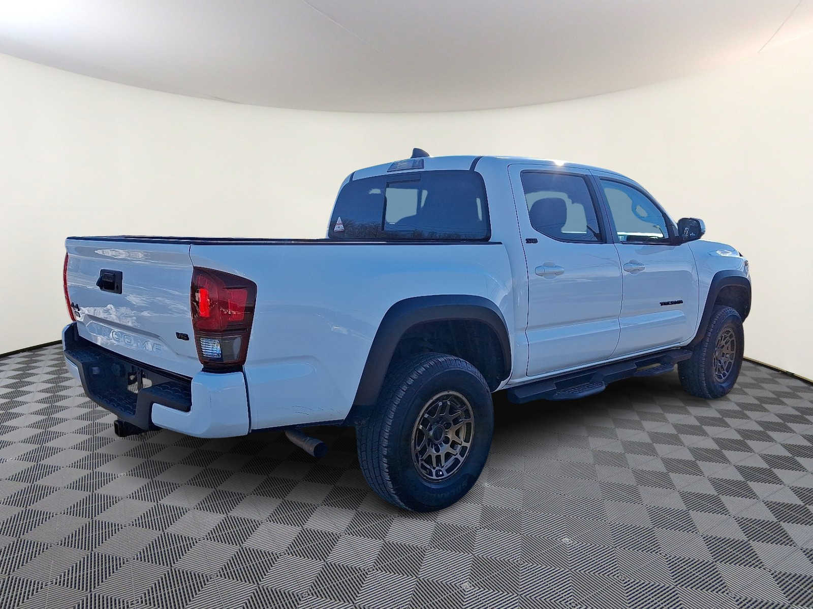 Thumbnail: 2023 Toyota Tacoma - 6