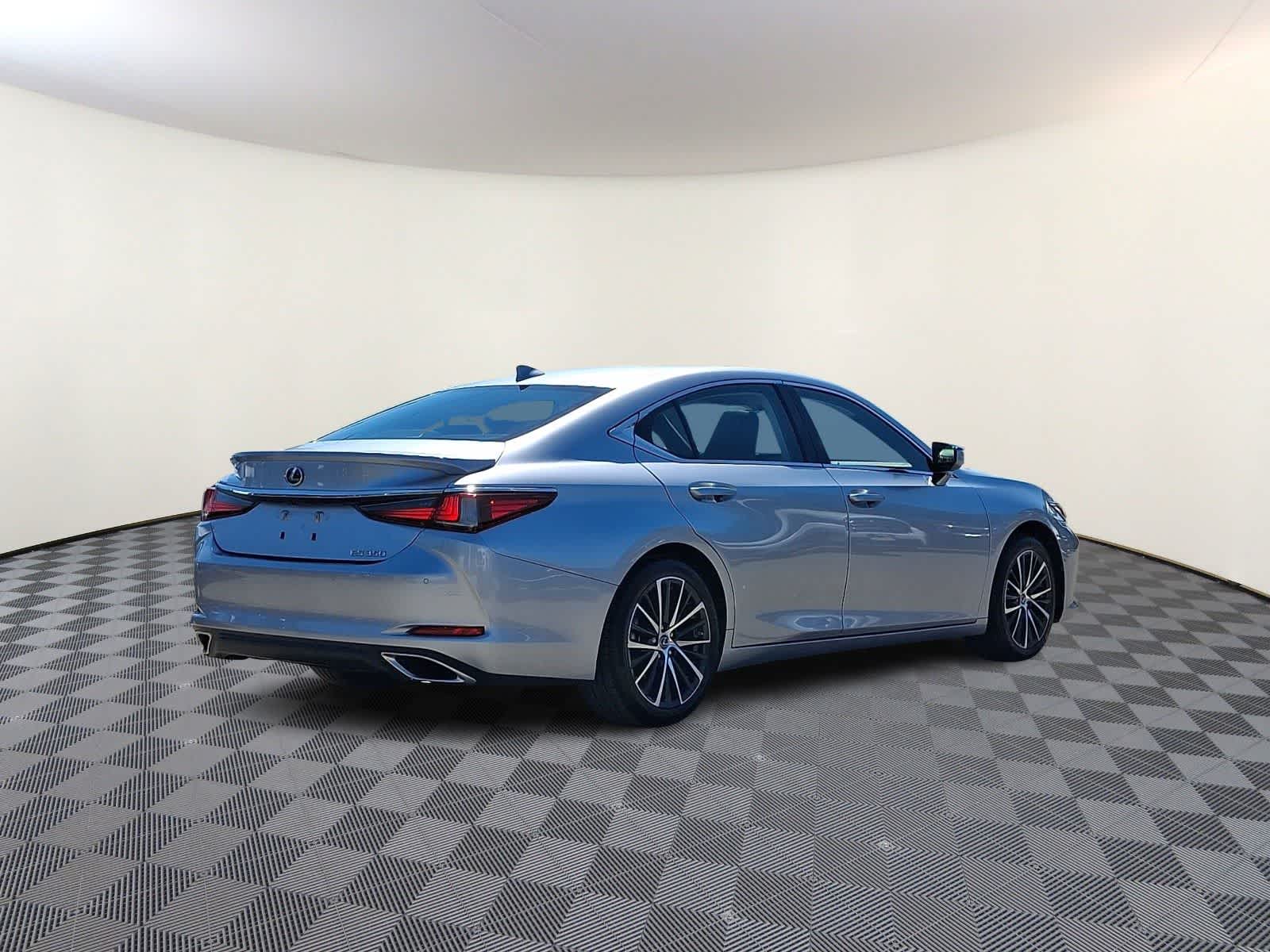 Thumbnail: 2024 Lexus ES - 5