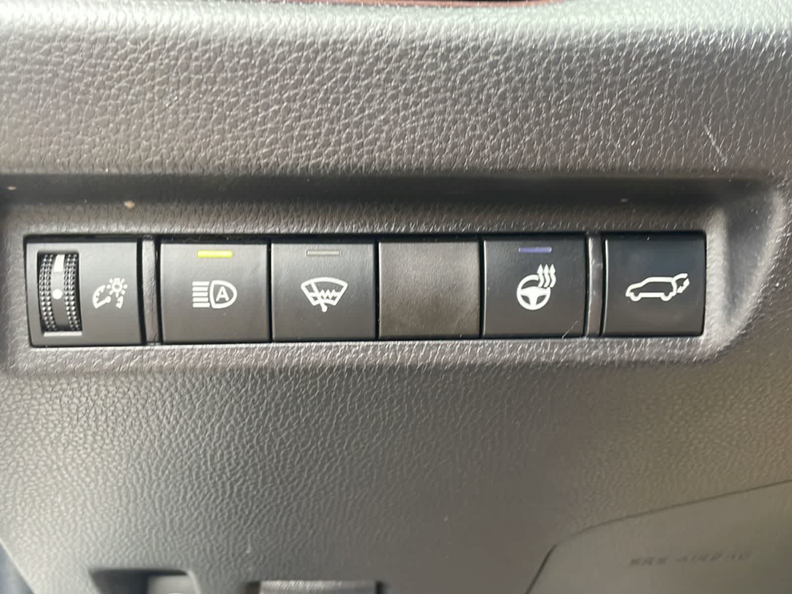 Thumbnail: 2021 Toyota RAV4 - 17