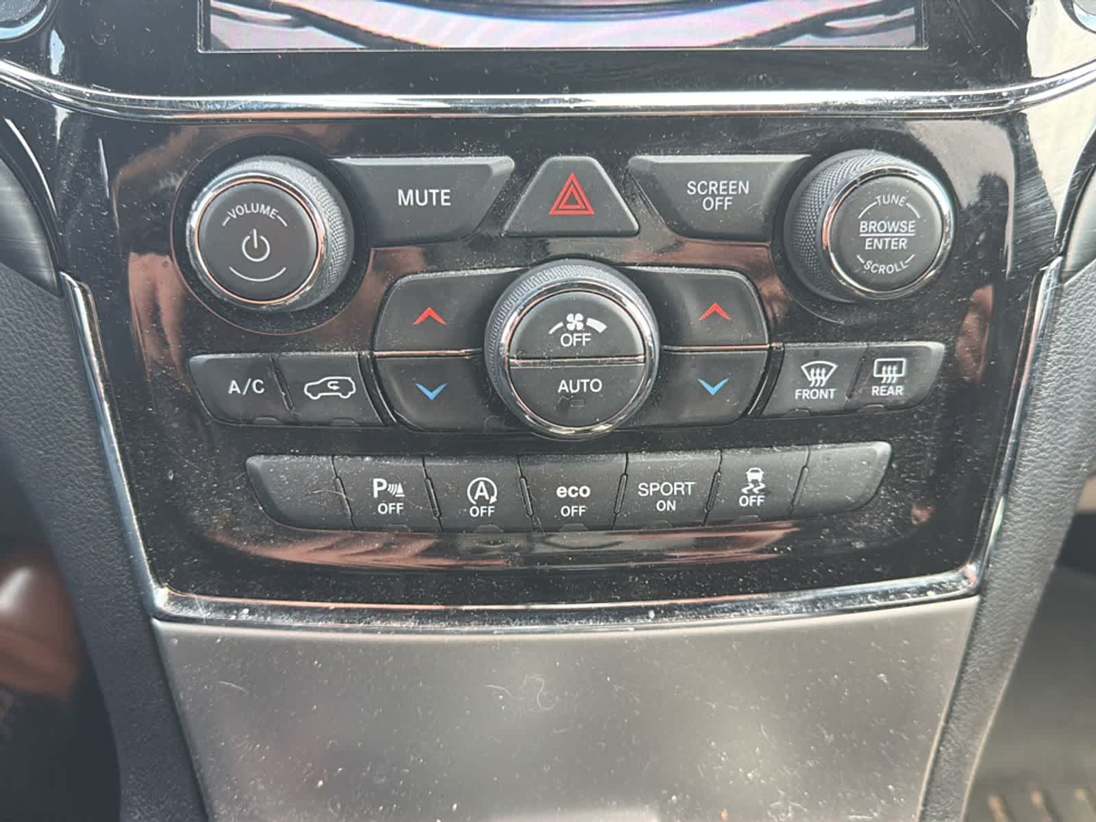 Thumbnail: 2021 Jeep Grand Cherokee - 15