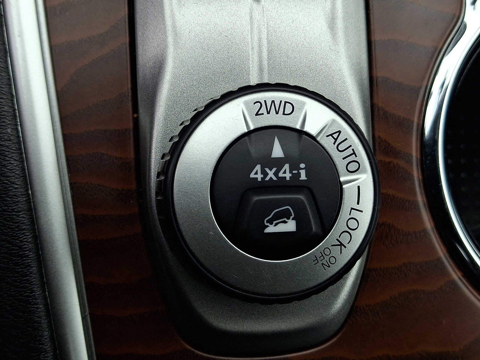 Thumbnail: 2020 Nissan Pathfinder - 28