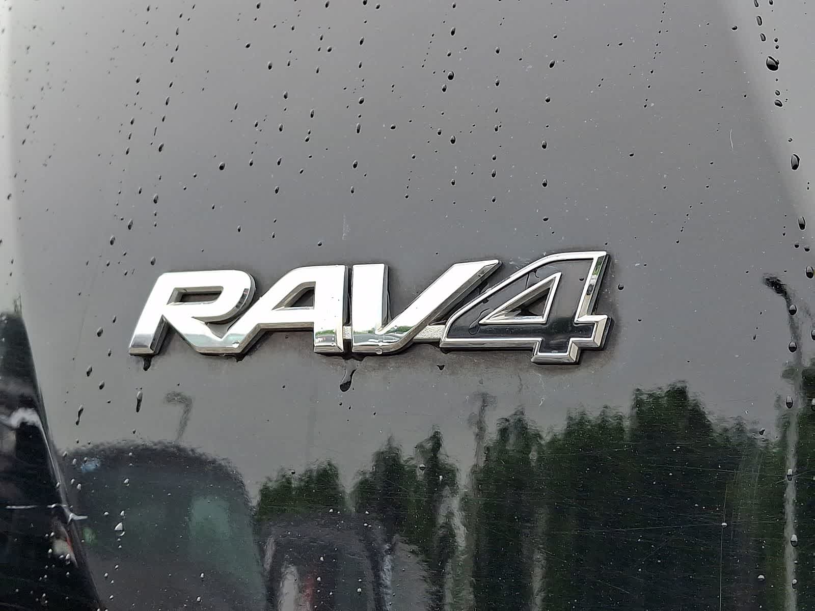 Thumbnail: 2018 Toyota RAV4 - 33