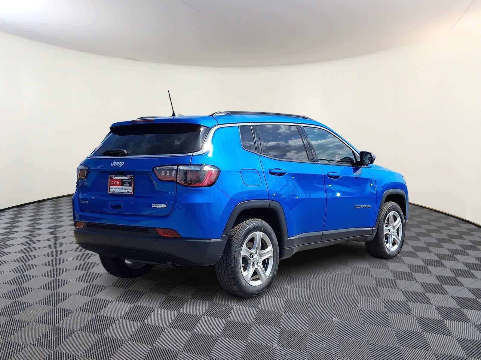 Thumbnail: 2023 Jeep Compass - 5