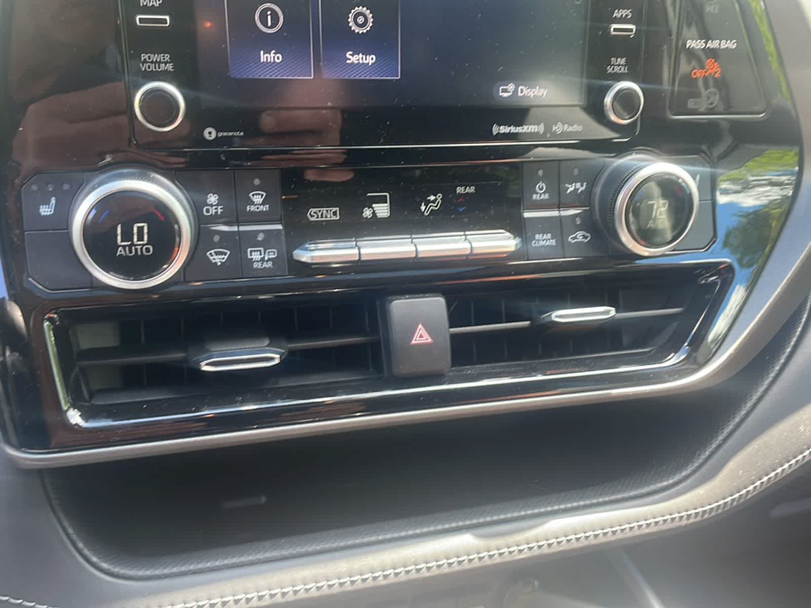 Thumbnail: 2021 Toyota Highlander - 18