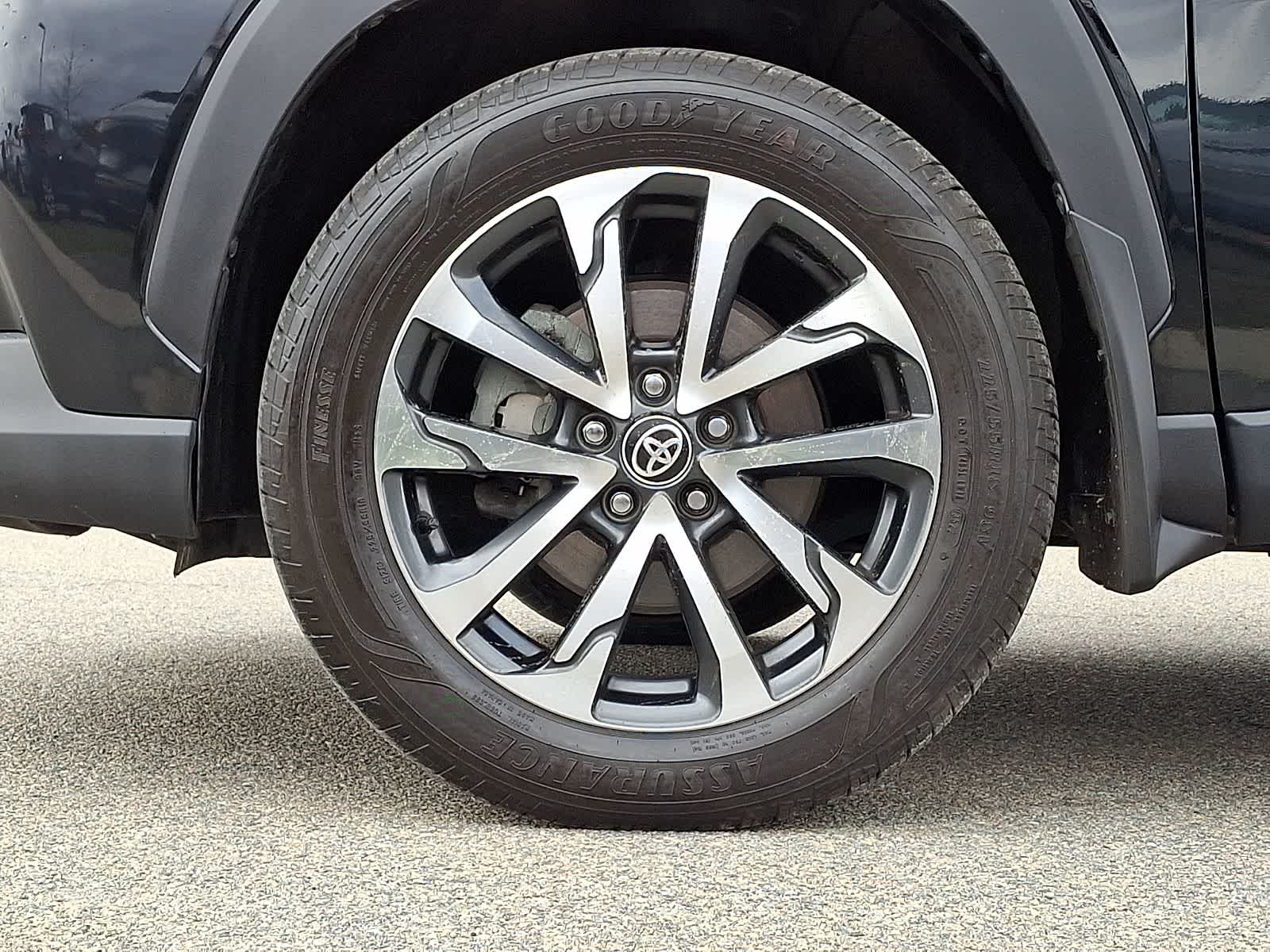 Thumbnail: 2022 Toyota Corolla Cross - 11