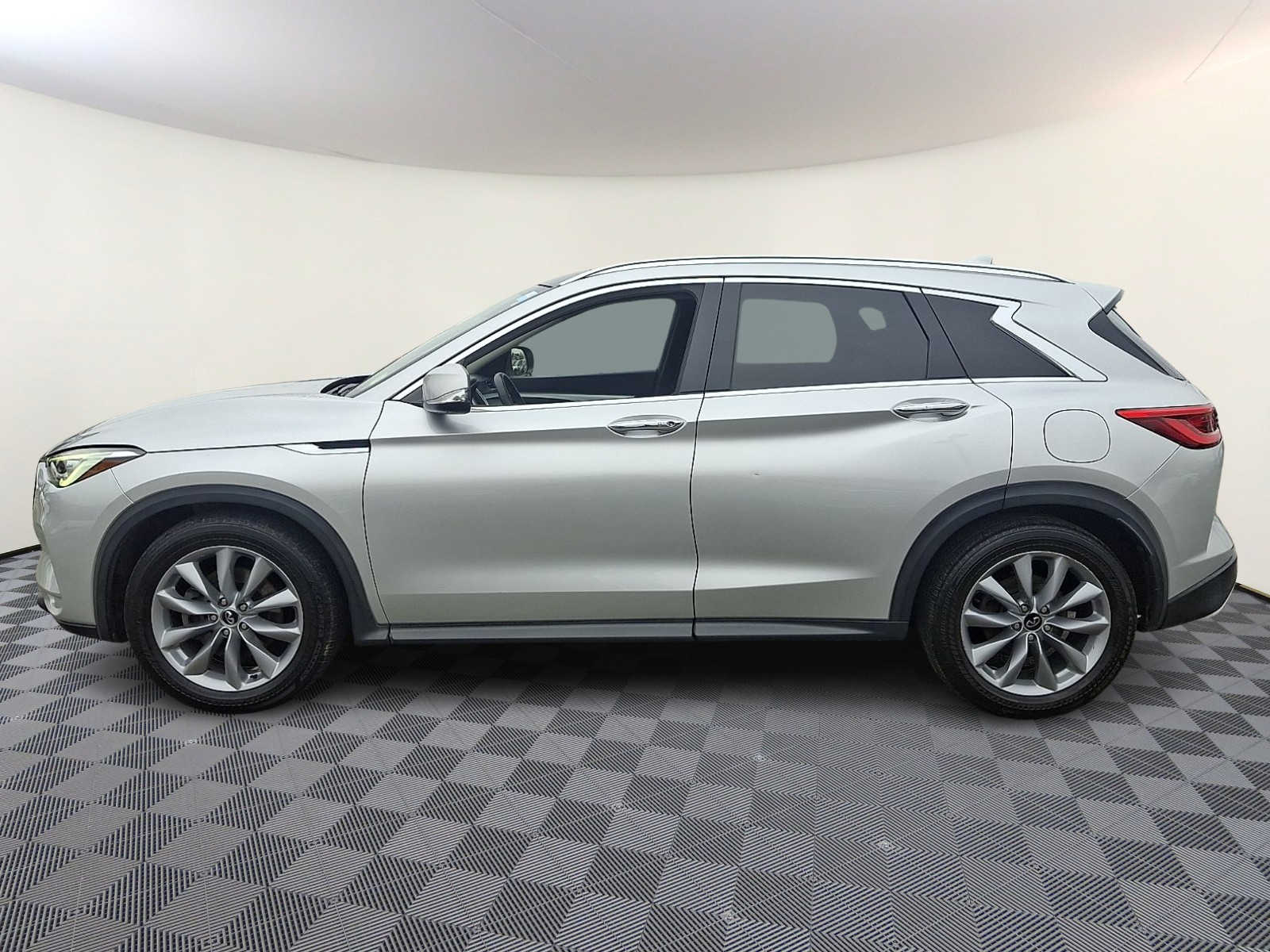 Thumbnail: 2019 INFINITI QX50 - 8