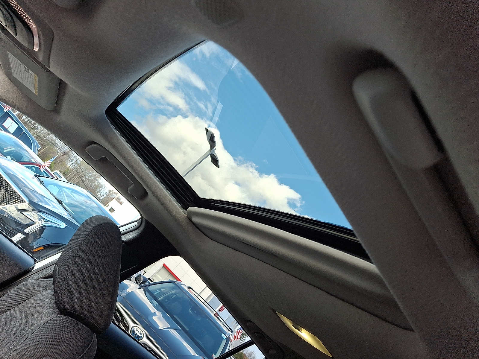 Thumbnail: 2022 Toyota Corolla Cross - 17