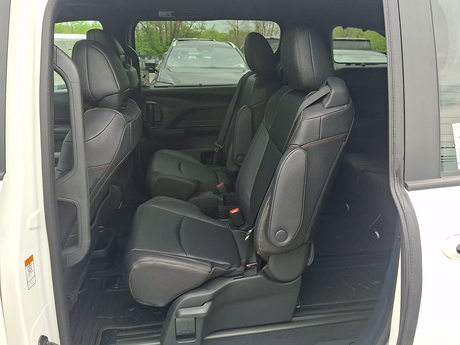 Thumbnail: 2026 Toyota Sienna - 8