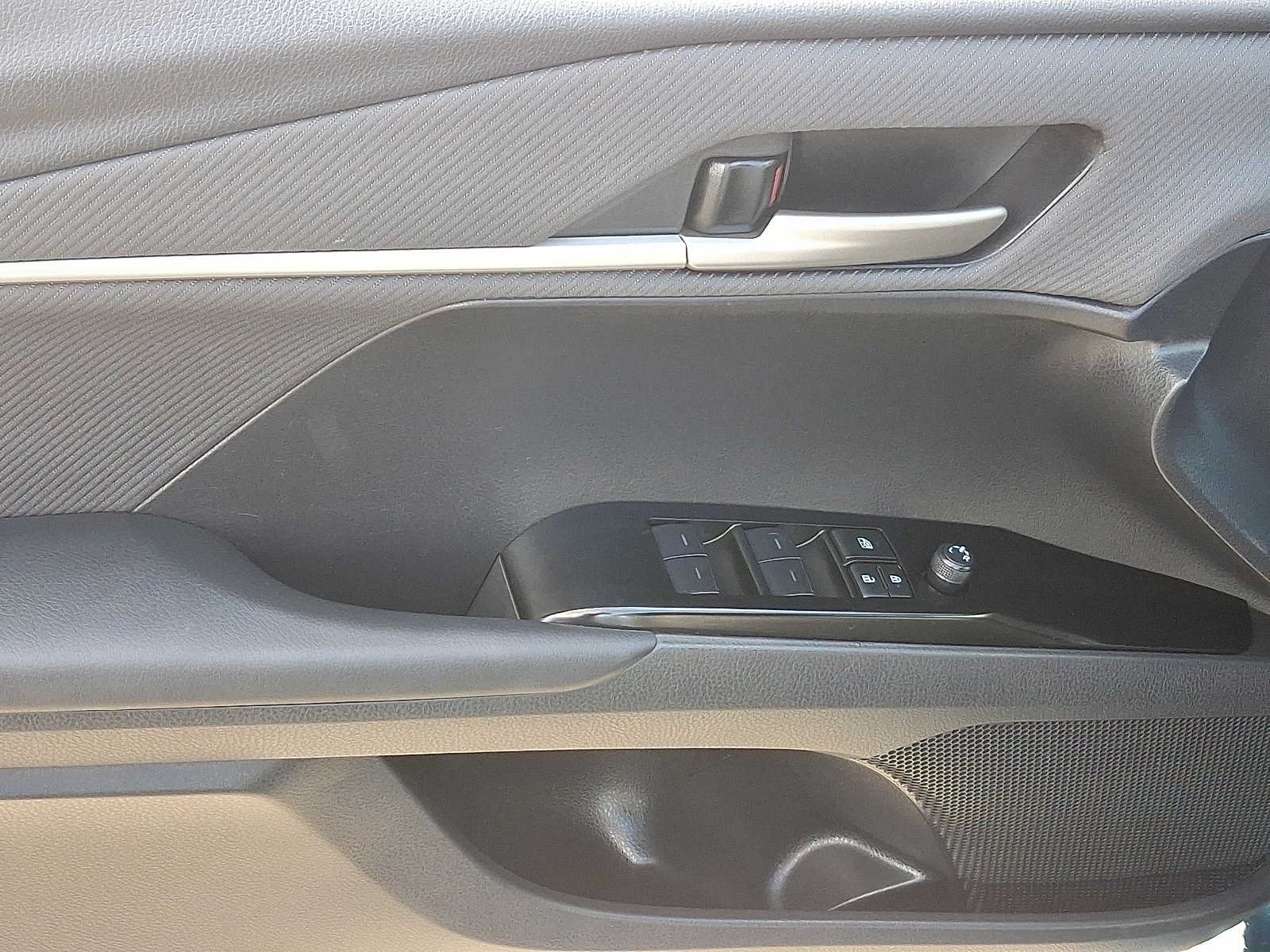 Thumbnail: 2025 Toyota Camry - 13