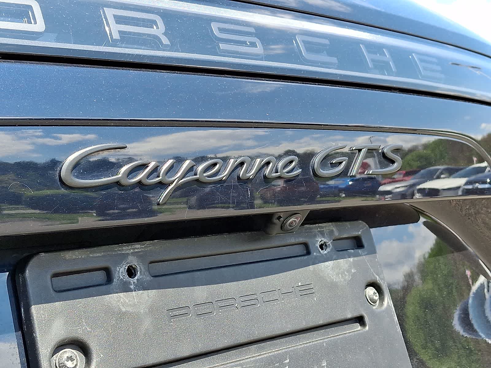 Thumbnail: 2021 Porsche Cayenne - 36