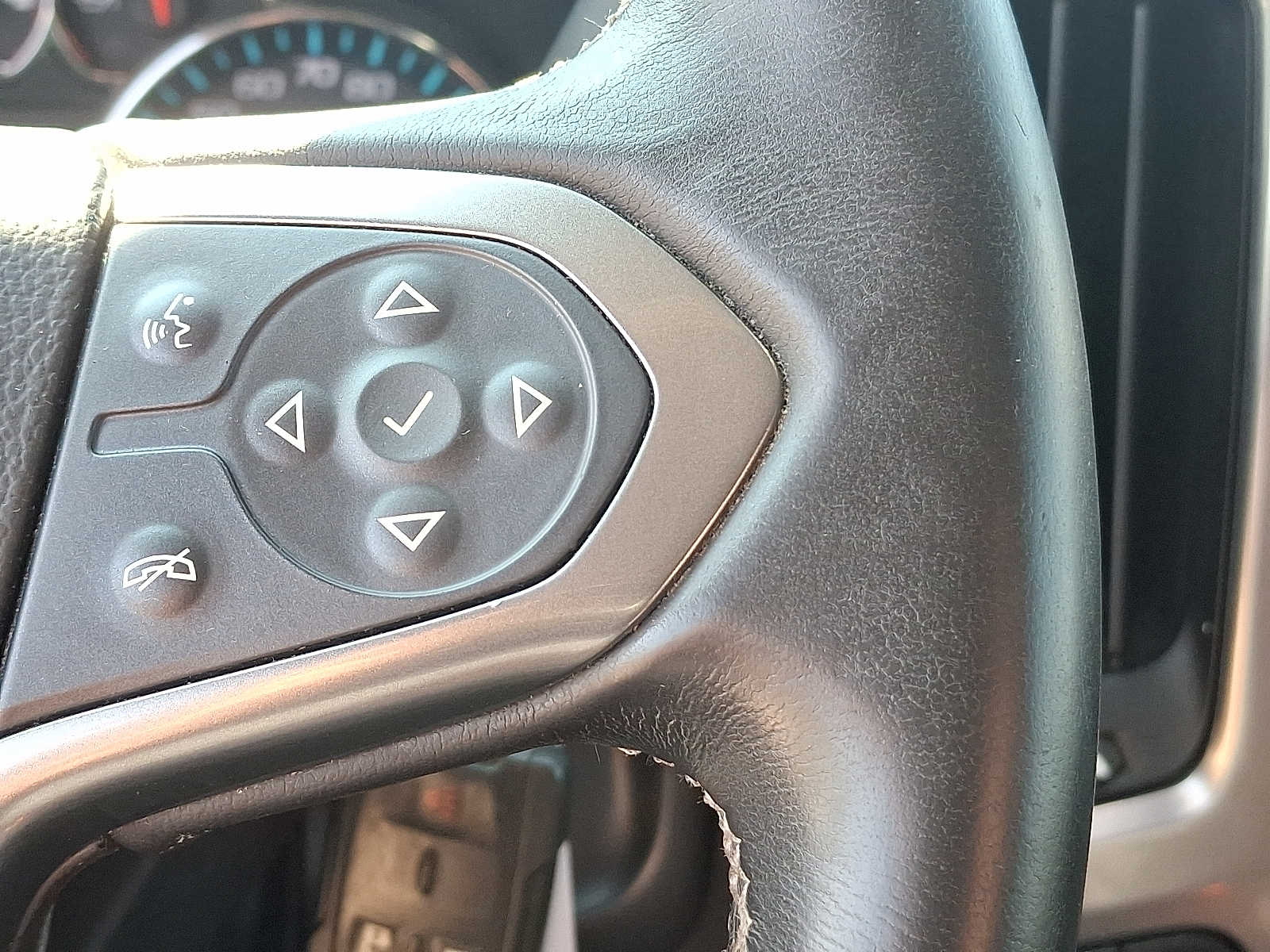 Thumbnail: 2018 Chevrolet Silverado 1500 - 23
