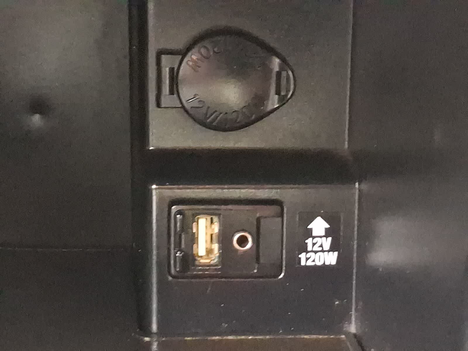 Thumbnail: 2012 Toyota Camry - 23