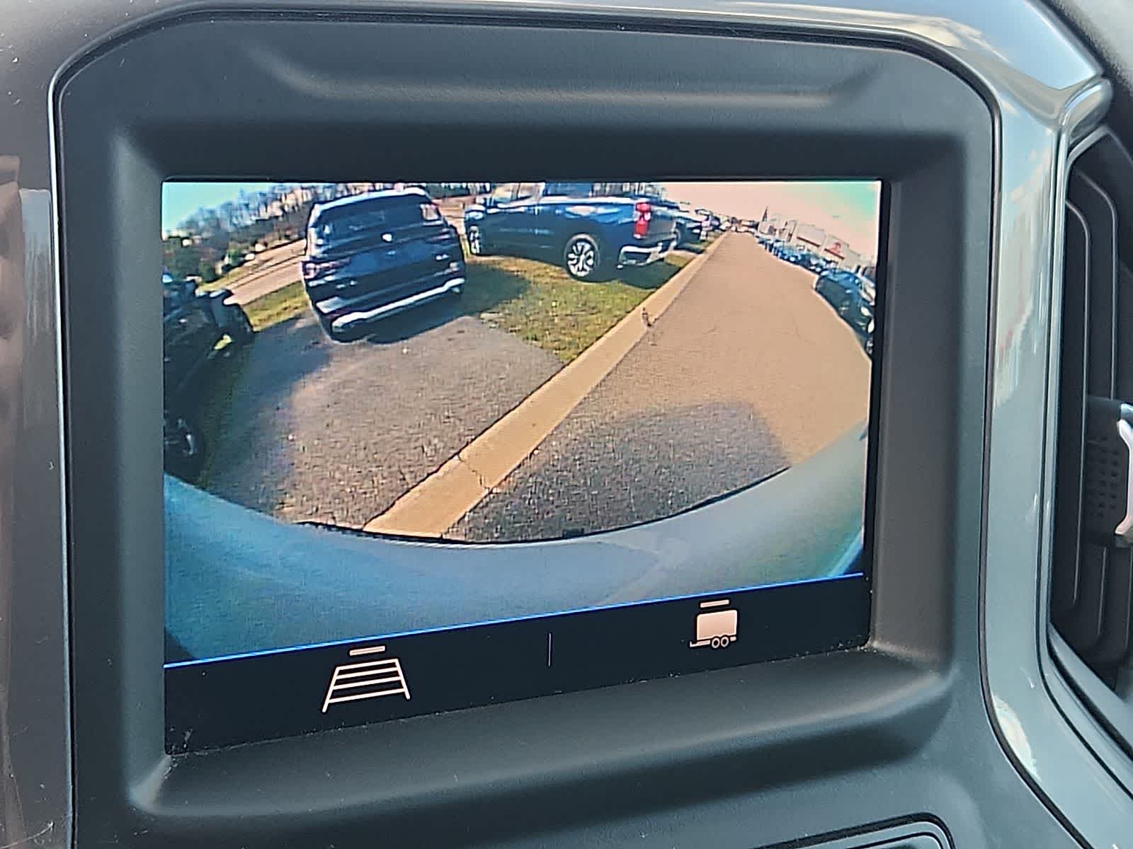 Thumbnail: 2020 Chevrolet Silverado 1500 - 18