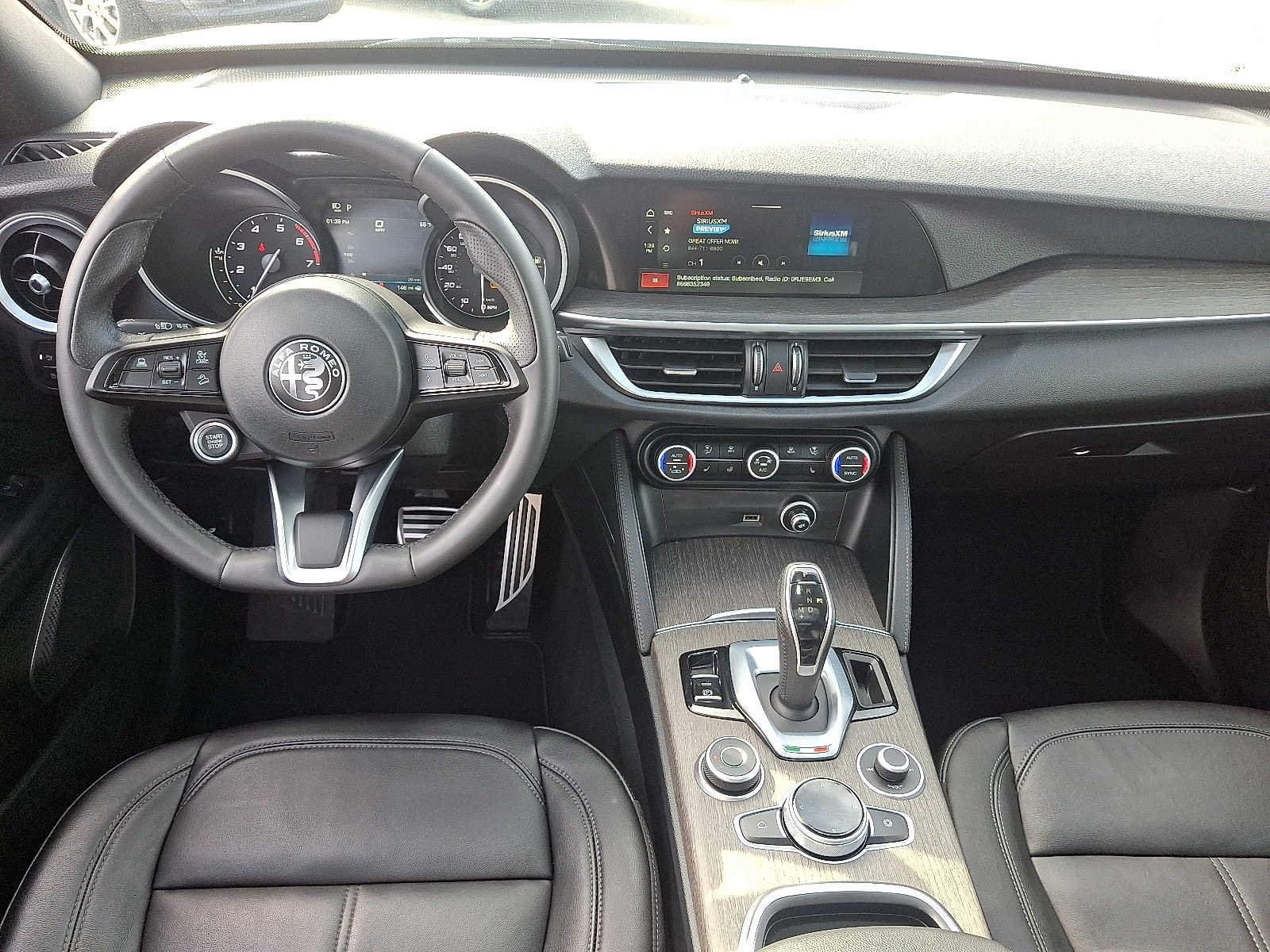 Thumbnail: 2023 Alfa Romeo Stelvio - 11