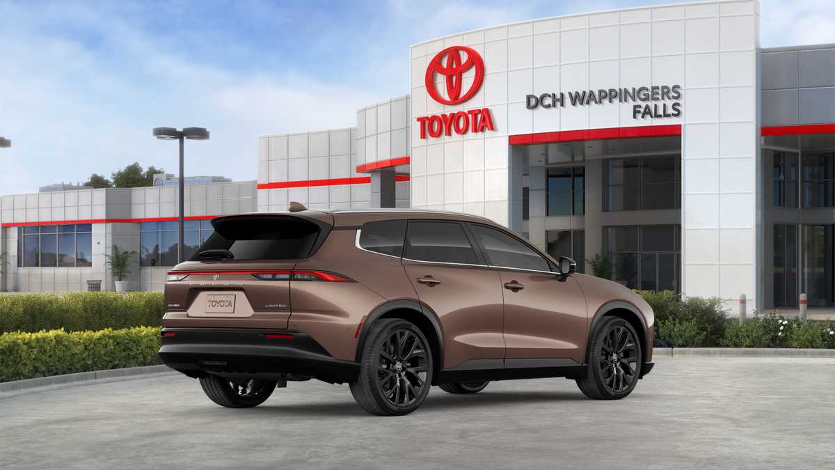 Thumbnail: 2026 Toyota Crown Signia - 12