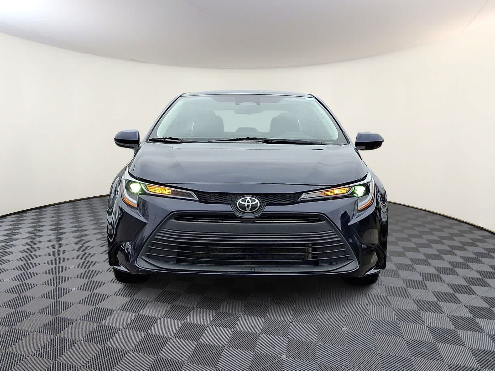 Thumbnail: 2023 Toyota Corolla - 3