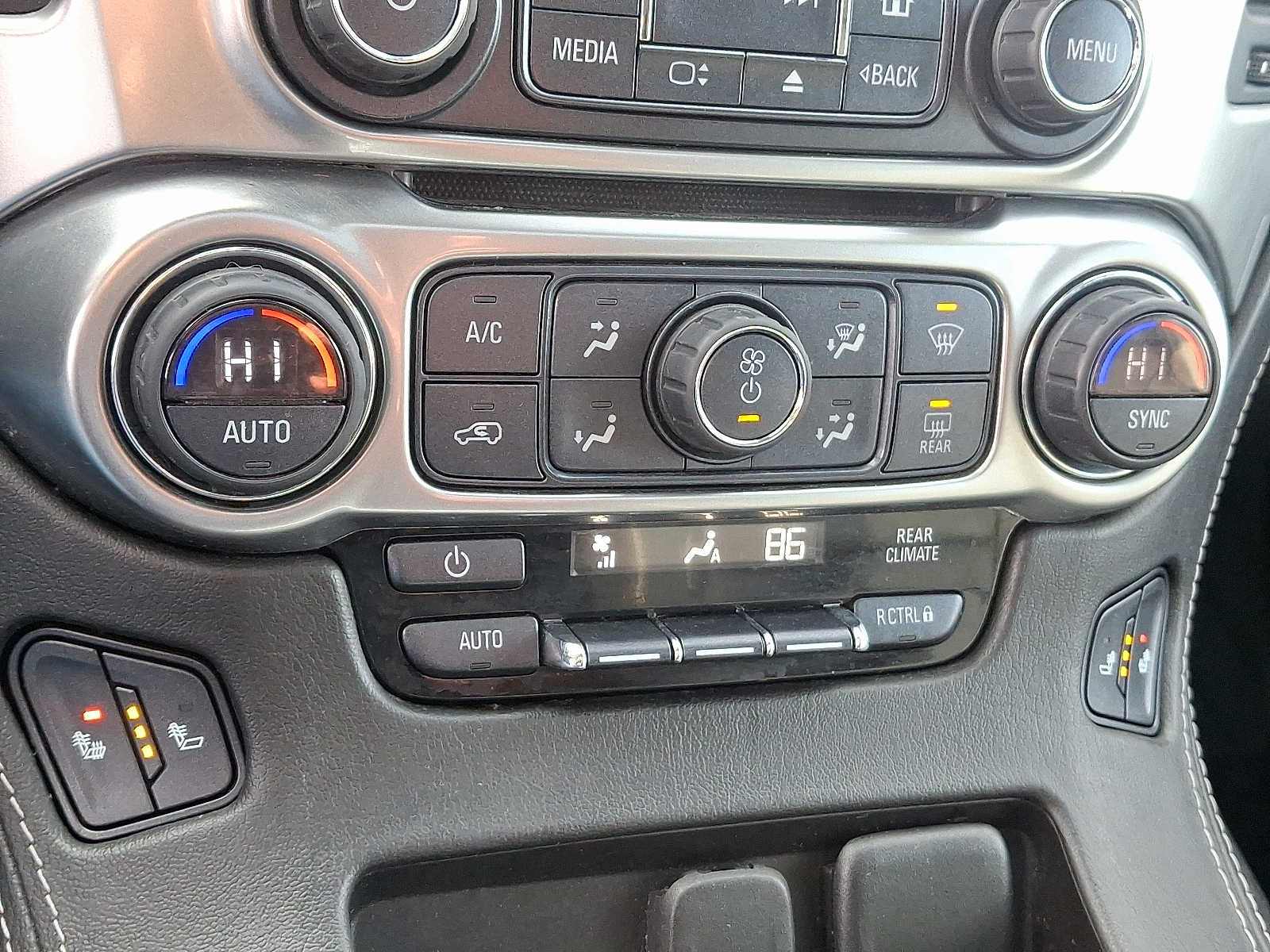 Thumbnail: 2020 Chevrolet Tahoe - 20