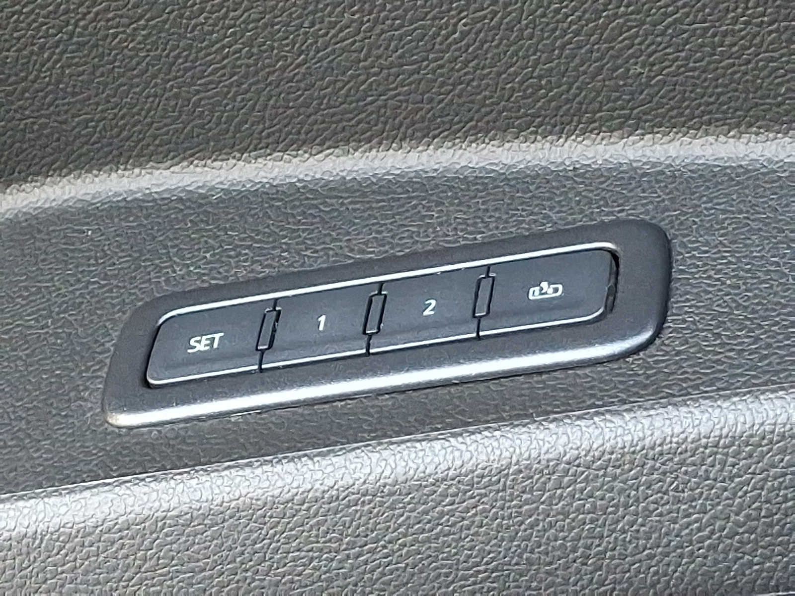 Thumbnail: 2020 Chevrolet Tahoe - 29