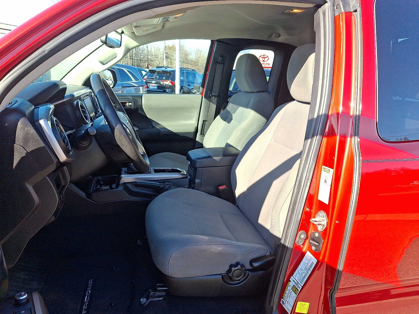 Thumbnail: 2017 Toyota Tacoma - 16