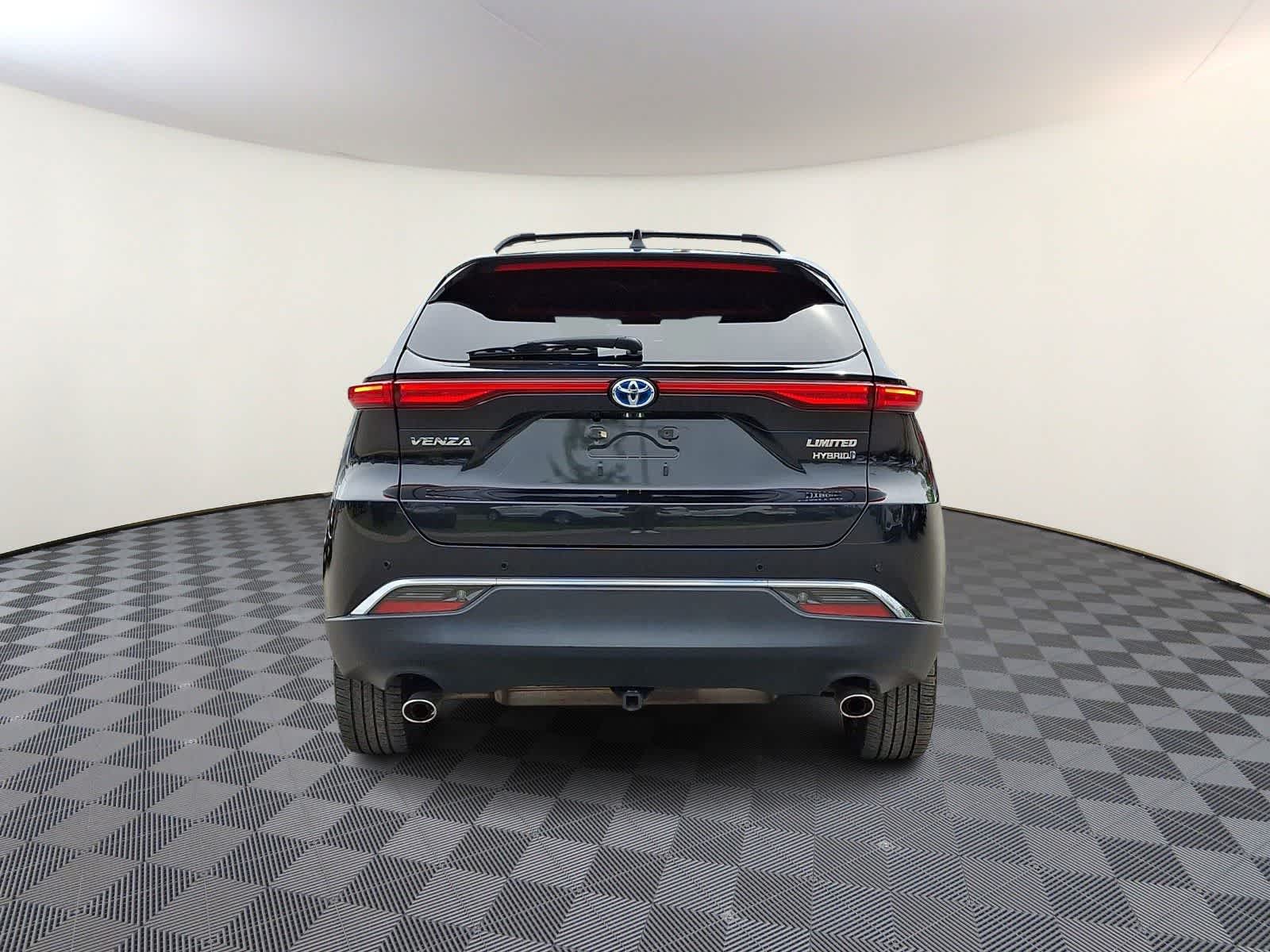 Thumbnail: 2021 Toyota Venza - 7