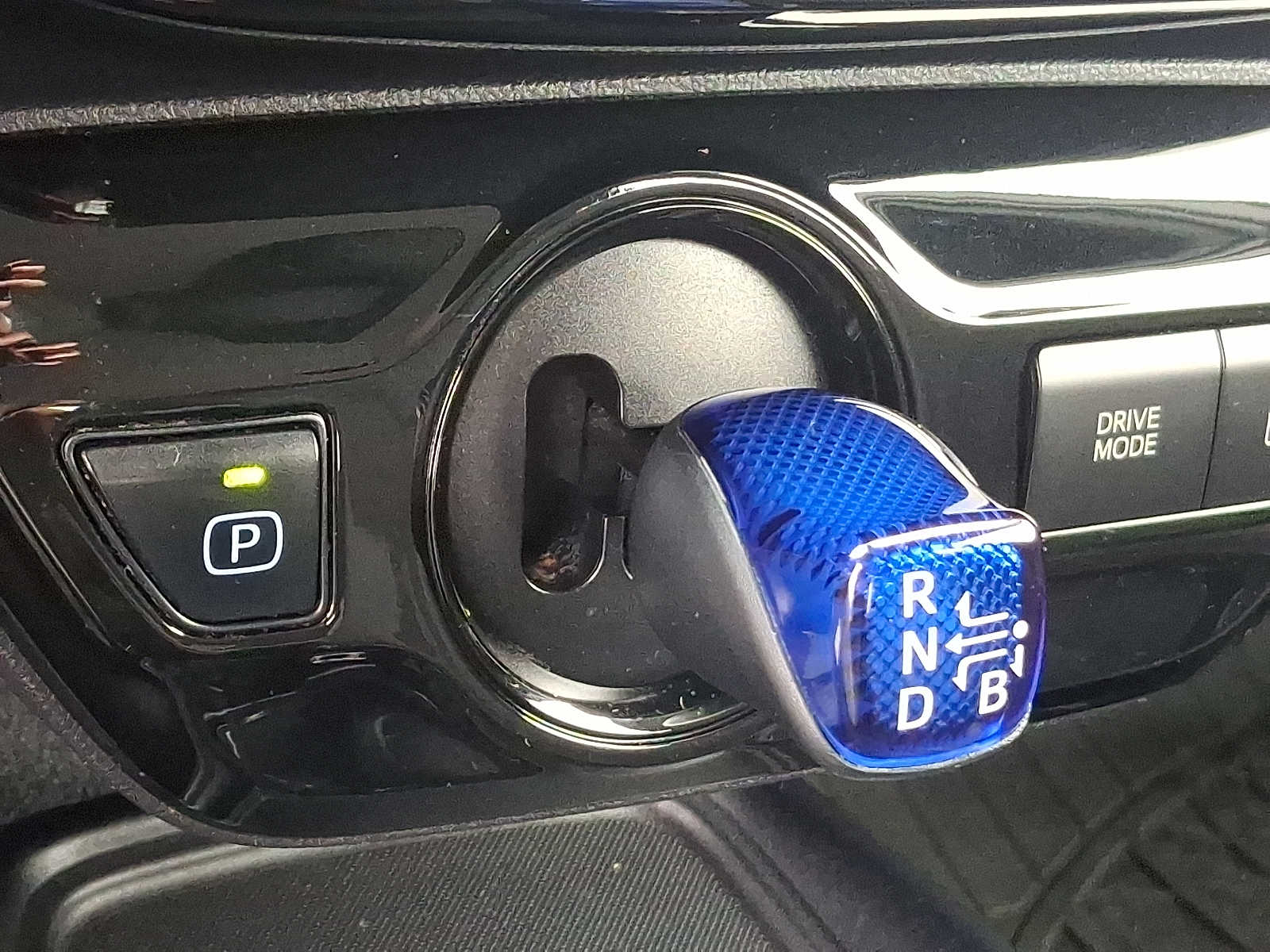 Thumbnail: 2019 Toyota Prius - 16