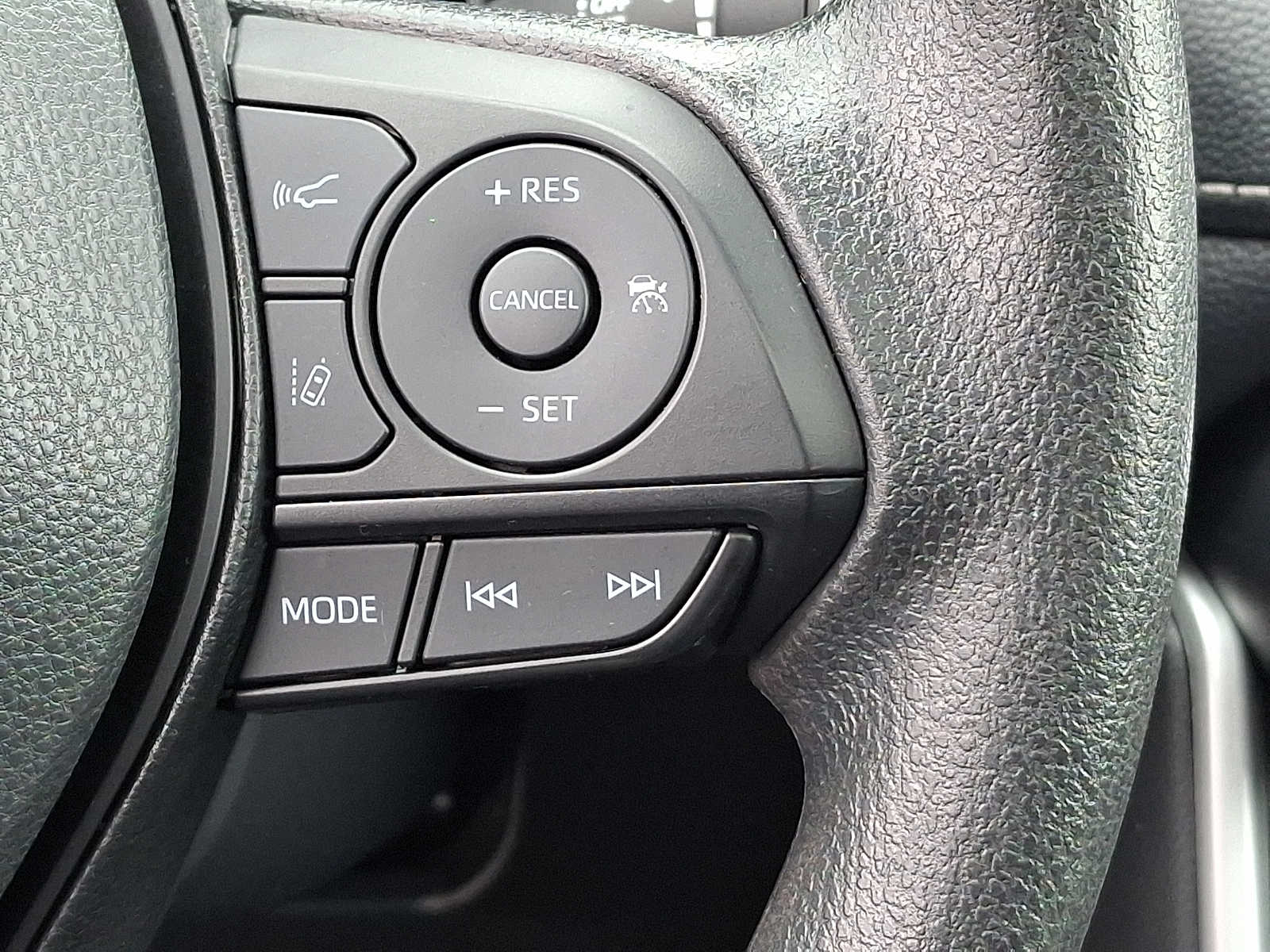 Thumbnail: 2025 Toyota RAV4 - 25