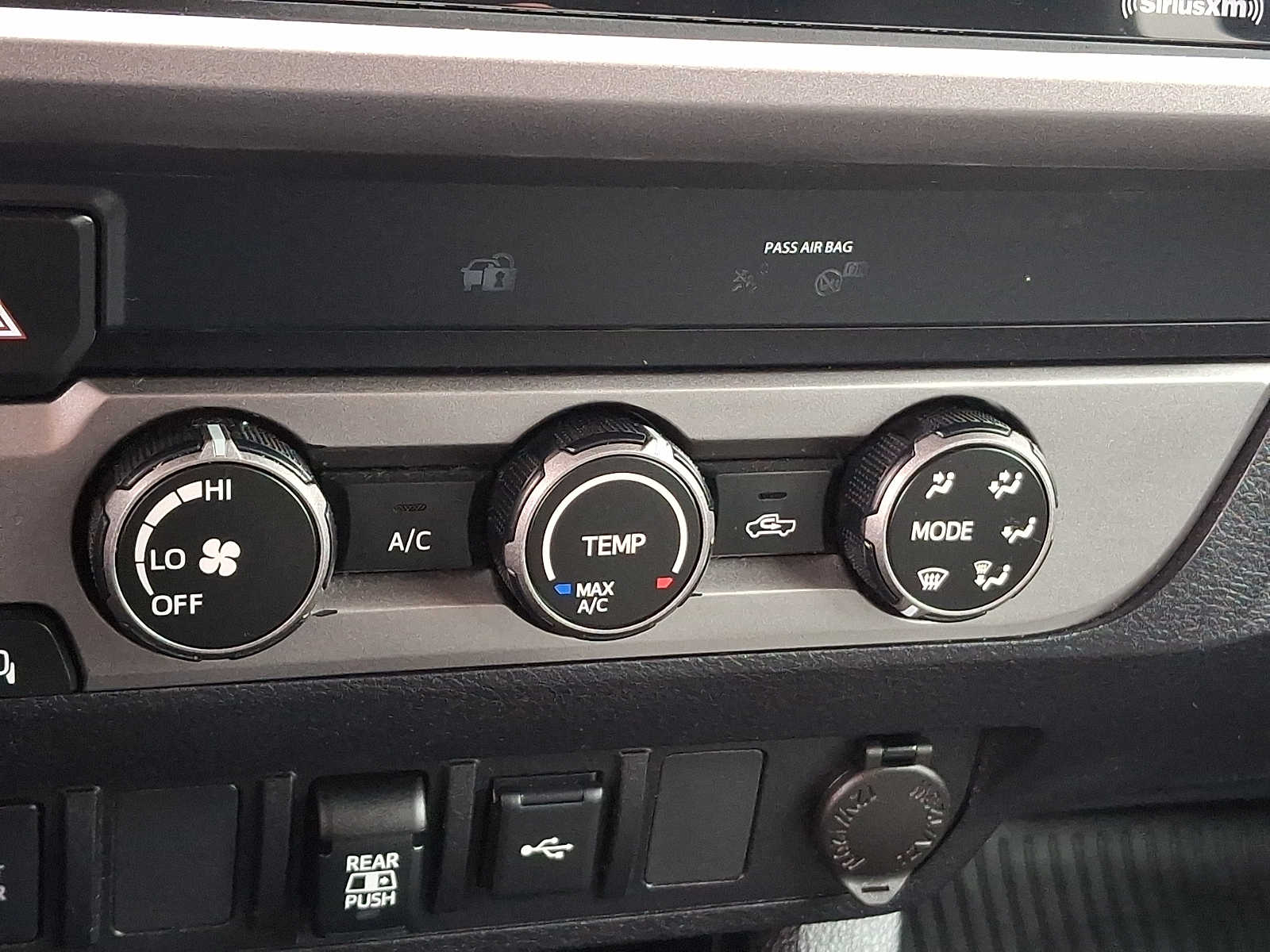 Thumbnail: 2020 Toyota Tacoma - 18