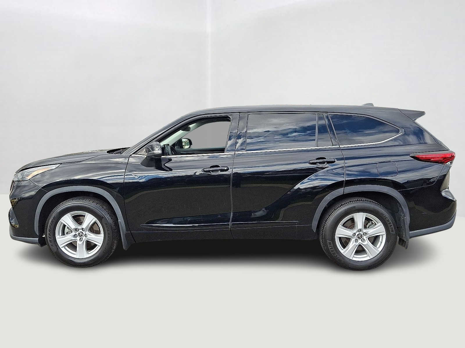Thumbnail: 2022 Toyota Highlander - 10