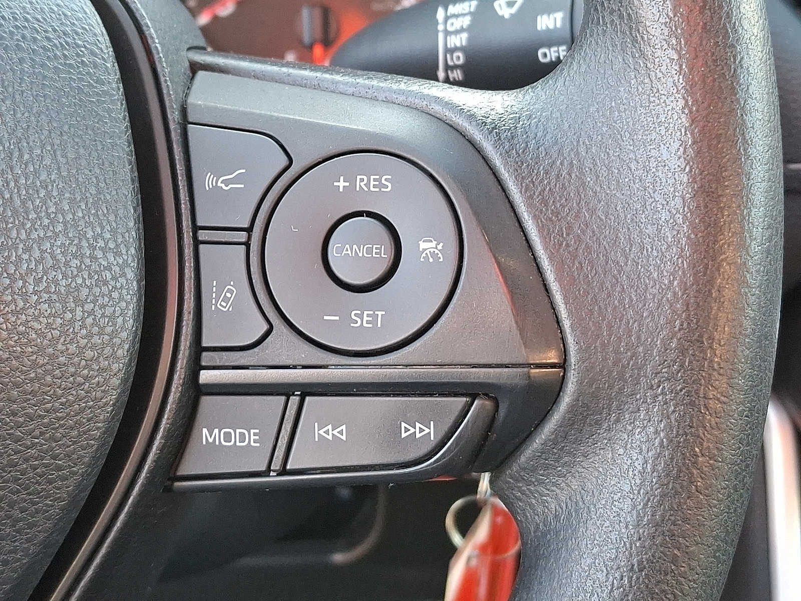 Thumbnail: 2022 Toyota RAV4 - 24