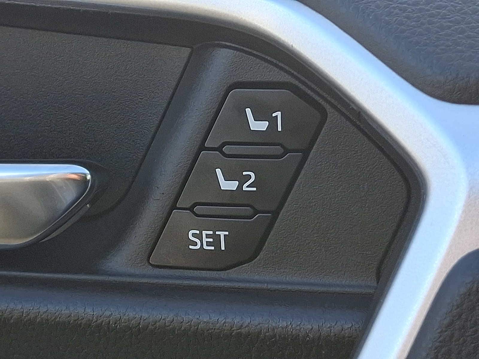 Thumbnail: 2021 Toyota RAV4 - 27