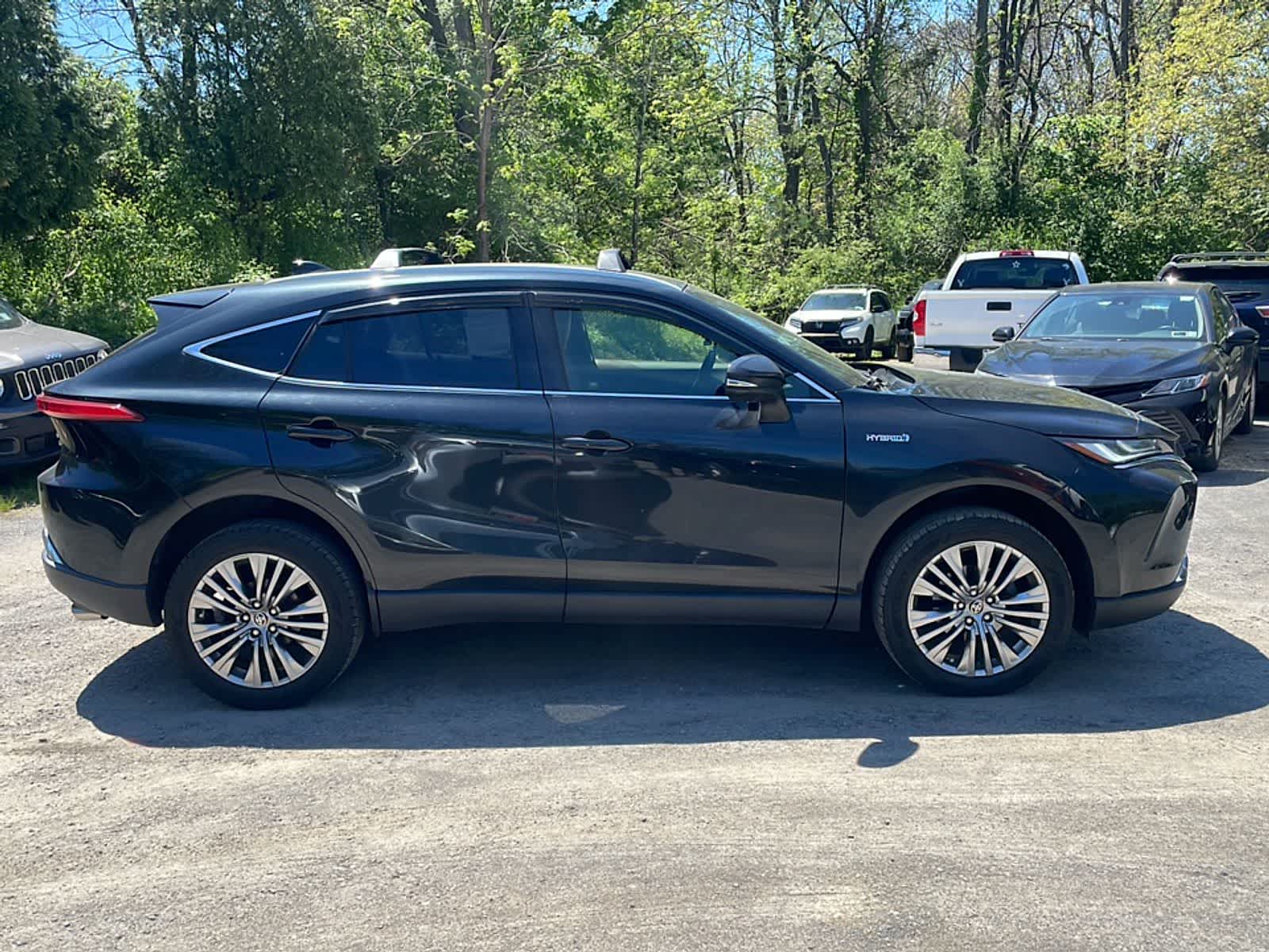 Thumbnail: 2021 Toyota Venza - 11