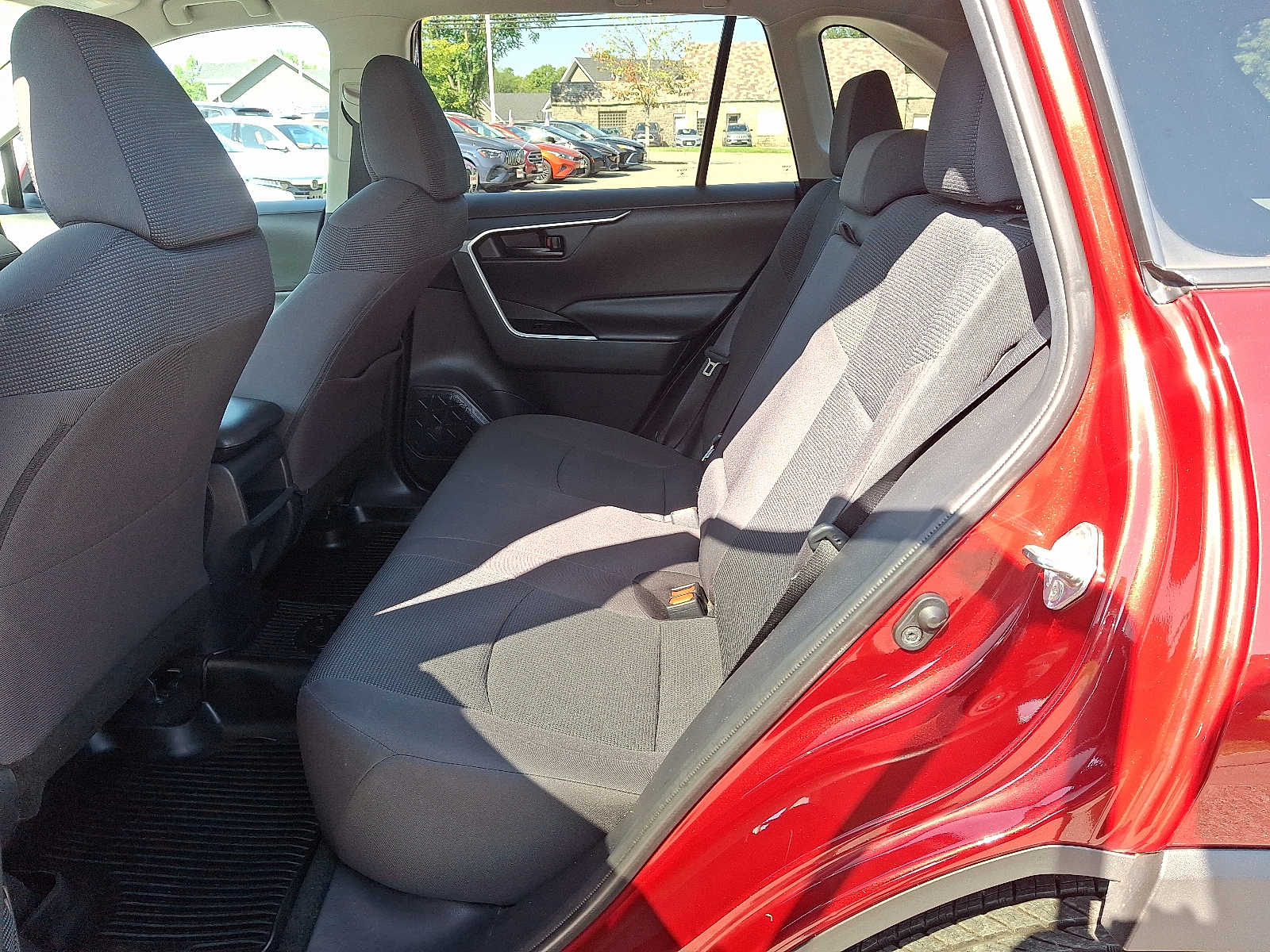 Thumbnail: 2019 Toyota RAV4 - 13