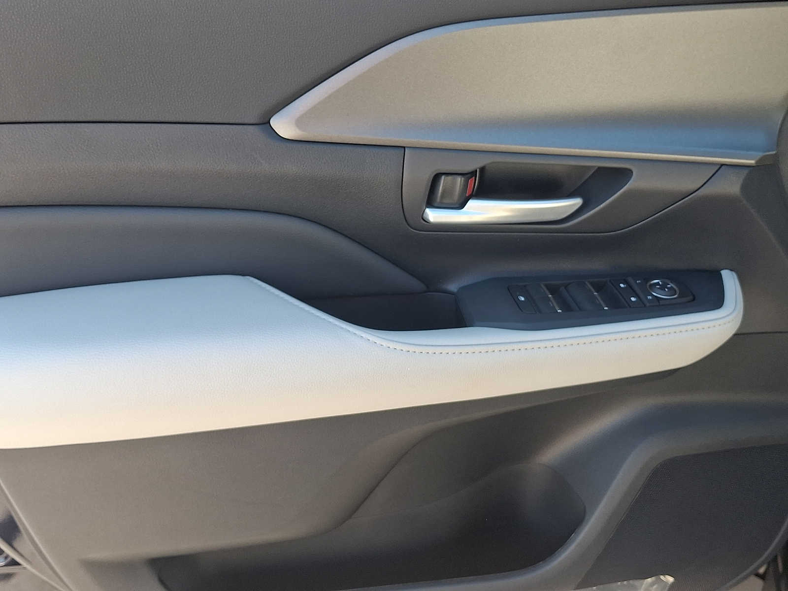 Thumbnail: 2026 Toyota Grand Highlander - 11