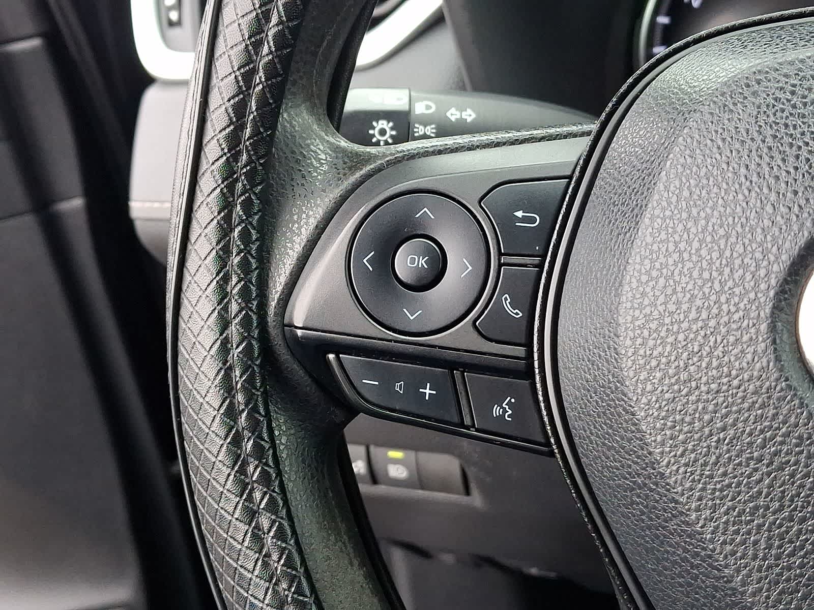 Thumbnail: 2022 Toyota RAV4 - 23