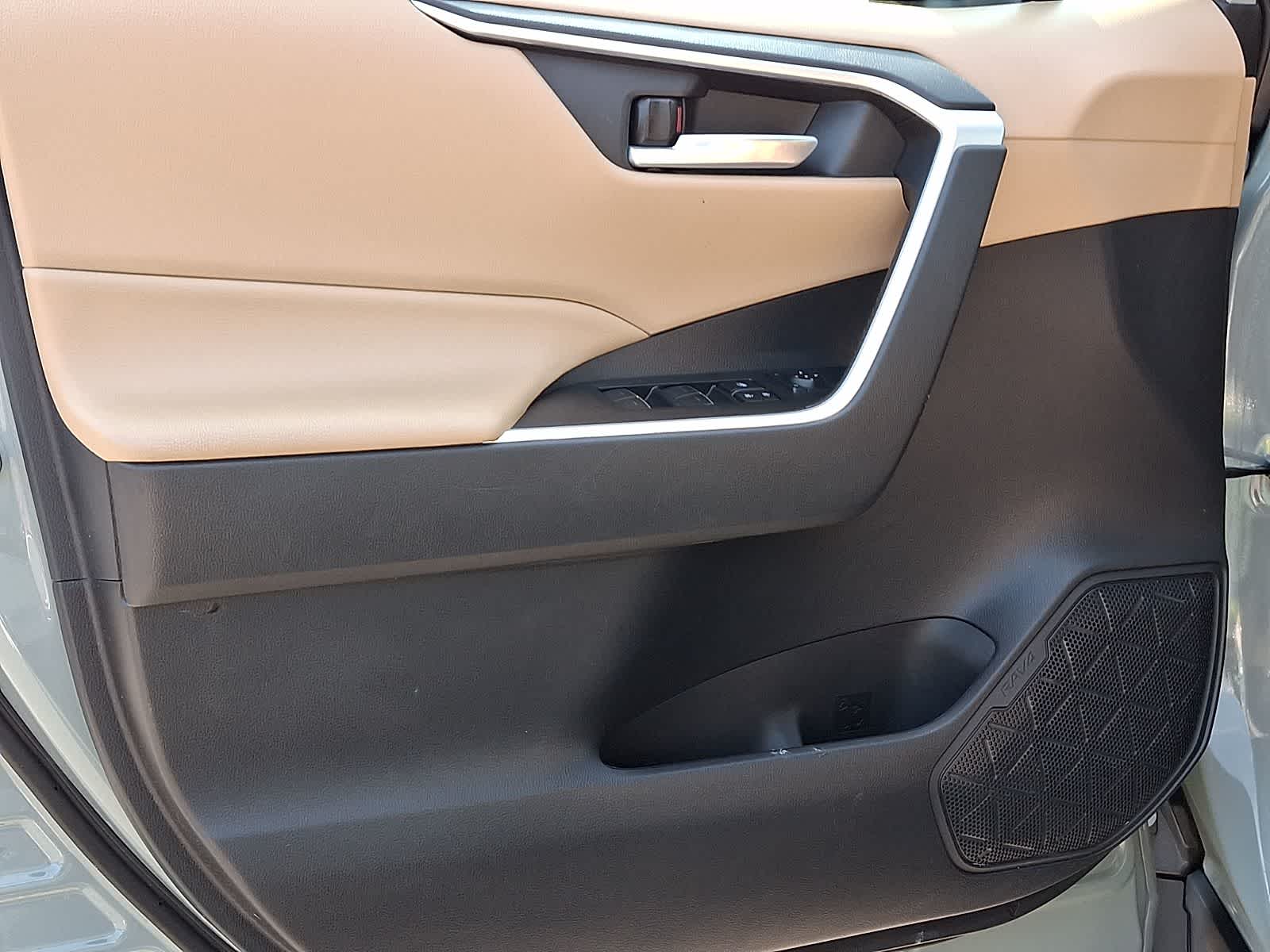 Thumbnail: 2023 Toyota RAV4 - 16