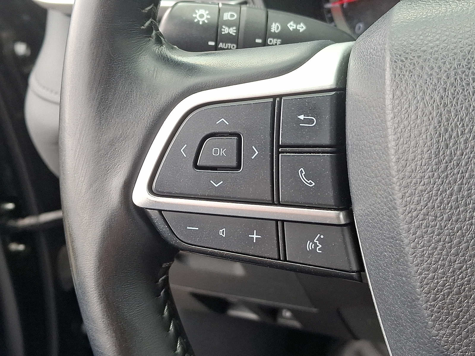 Thumbnail: 2022 Toyota Highlander - 22