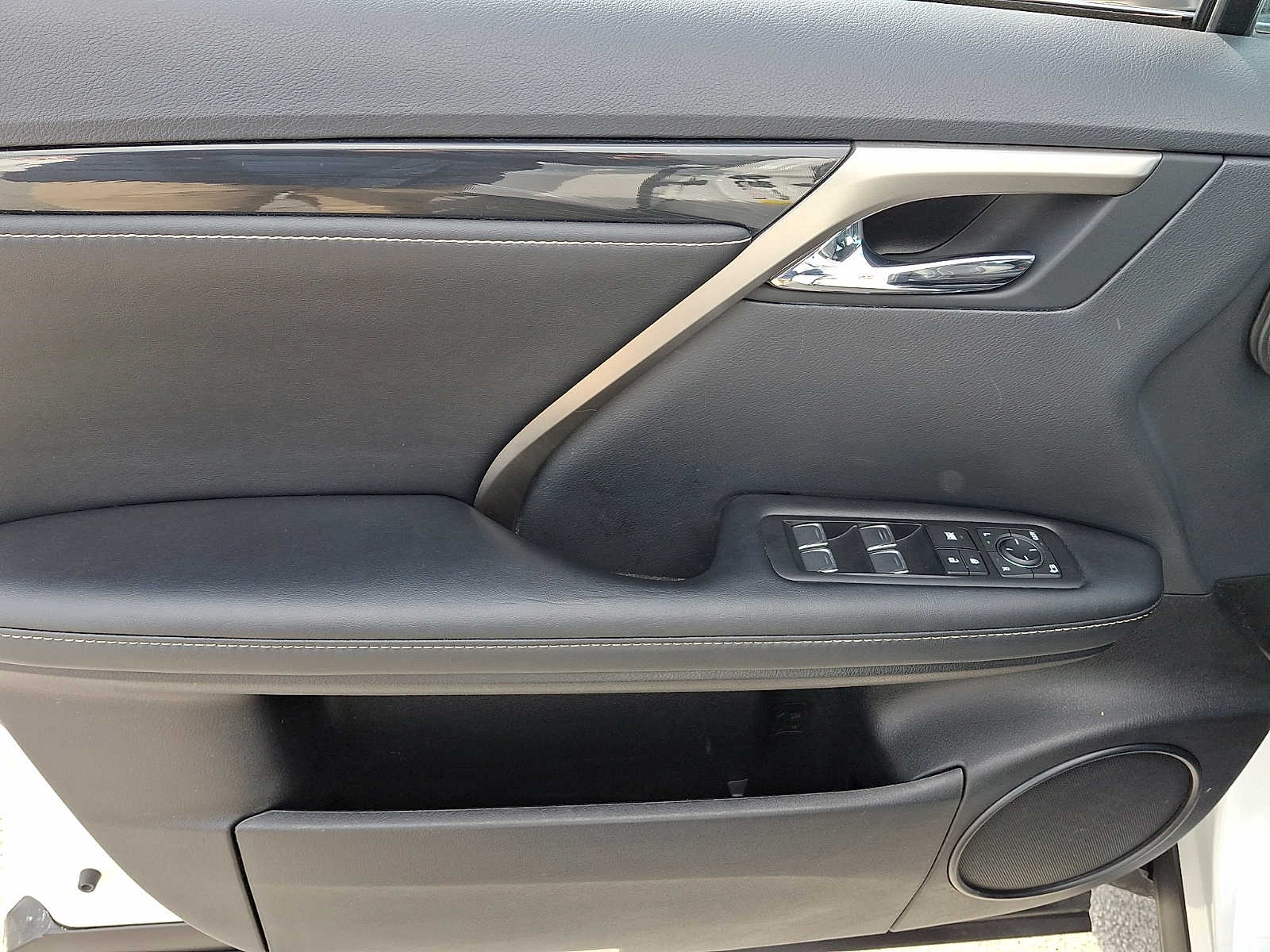 Thumbnail: 2022 Lexus RX - 13