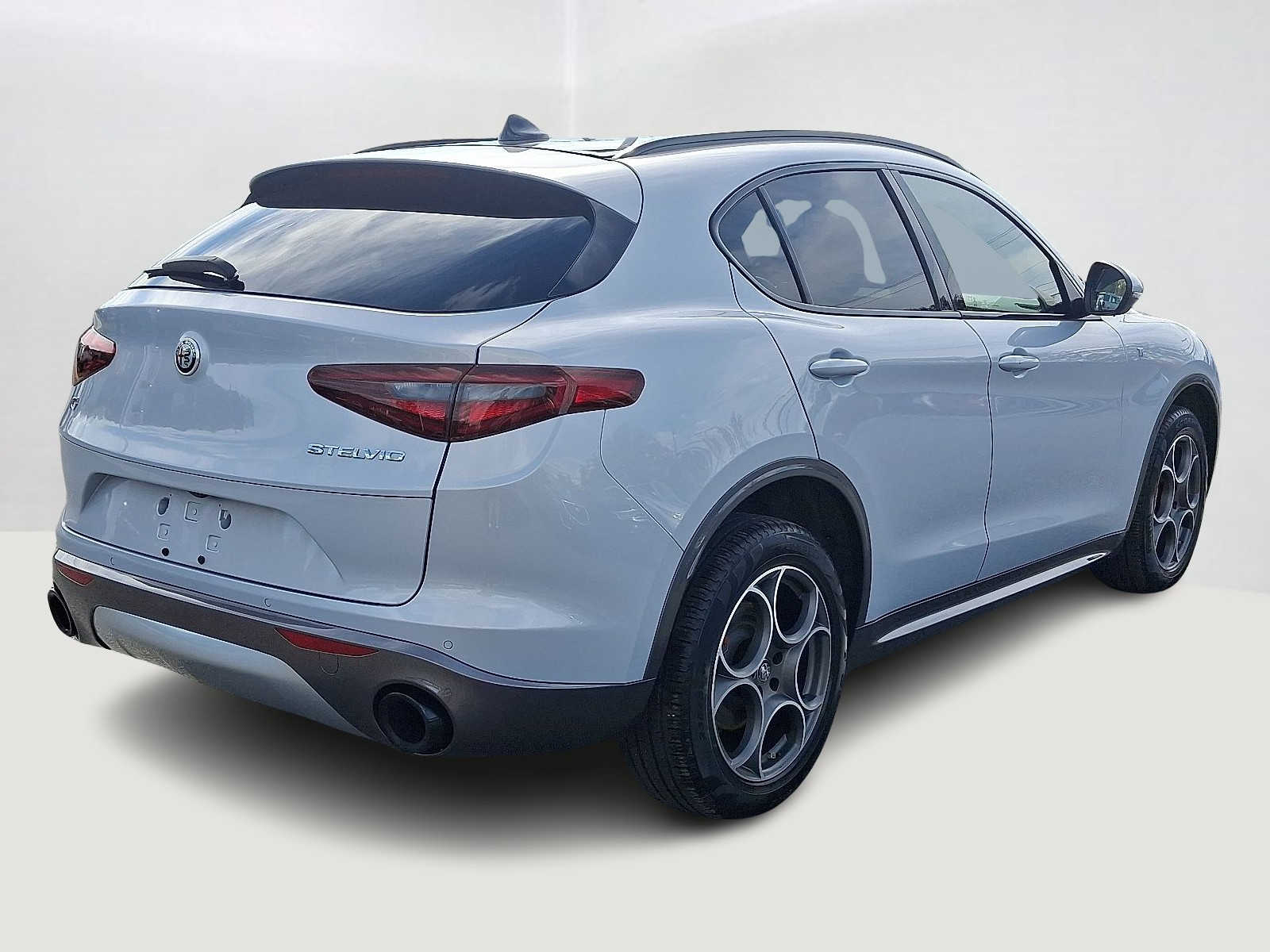 Thumbnail: 2023 Alfa Romeo Stelvio - 5