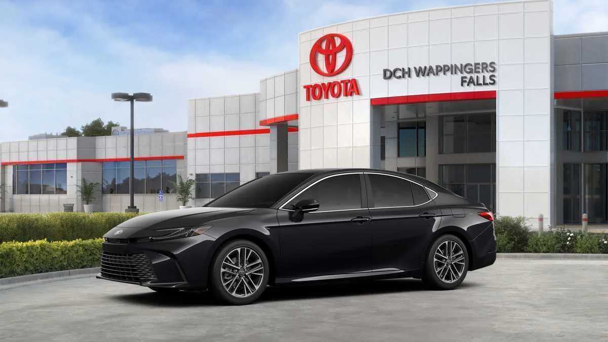 Thumbnail: 2026 Toyota Camry - 3