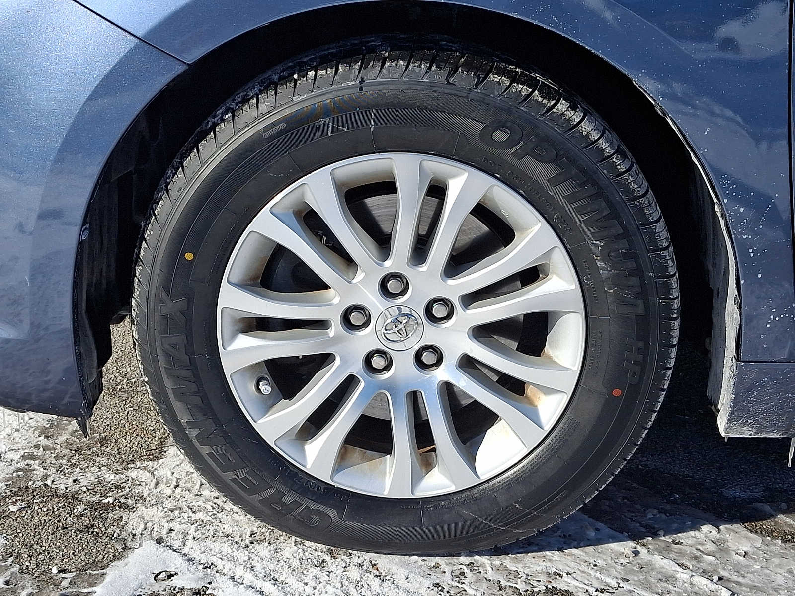 Thumbnail: 2015 Toyota Sienna - 10