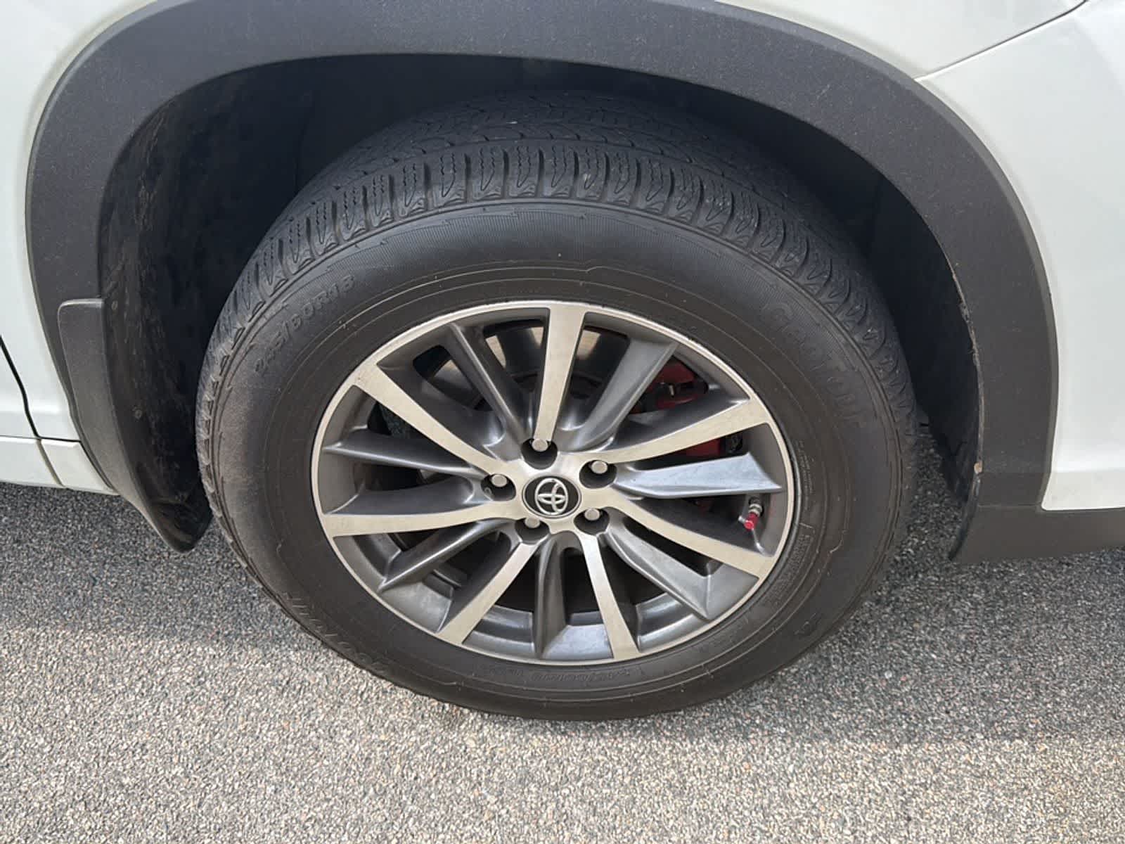 Thumbnail: 2018 Toyota Highlander - 23