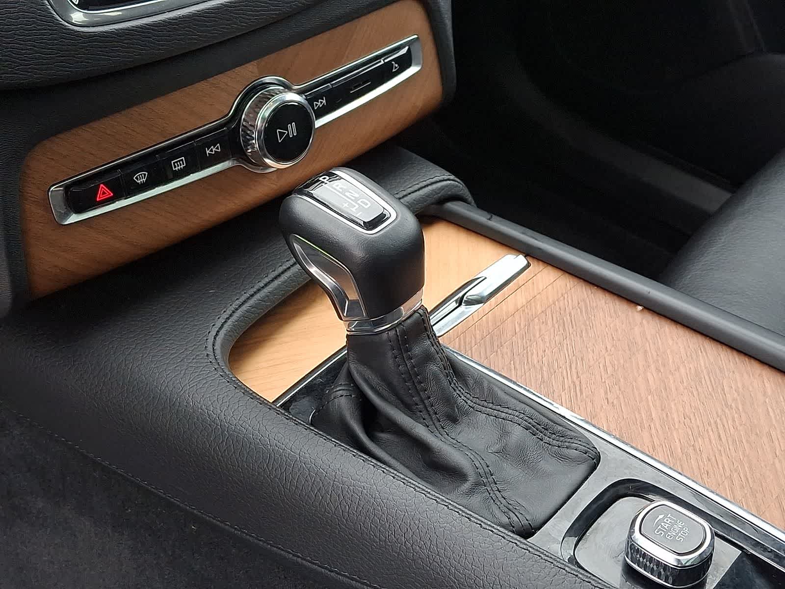 Thumbnail: 2022 Volvo XC90 - 15