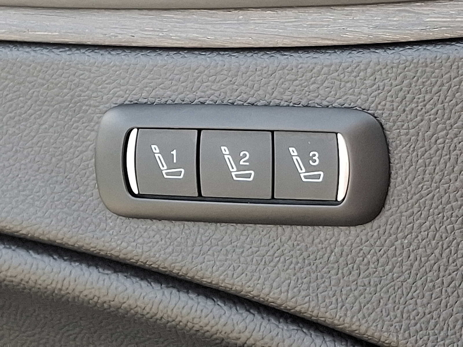 Thumbnail: 2023 Alfa Romeo Stelvio - 21