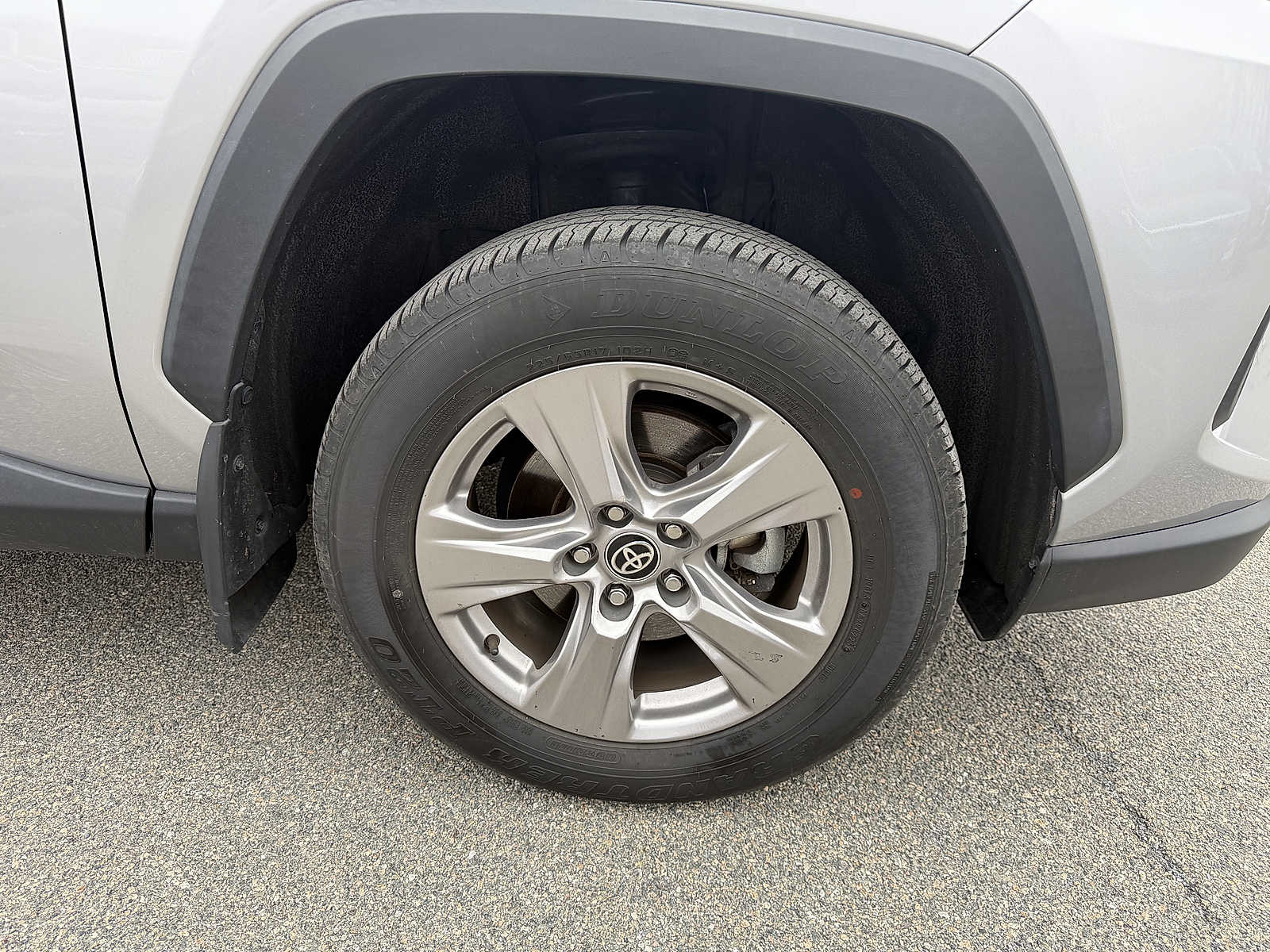 Thumbnail: 2023 Toyota RAV4 - 22